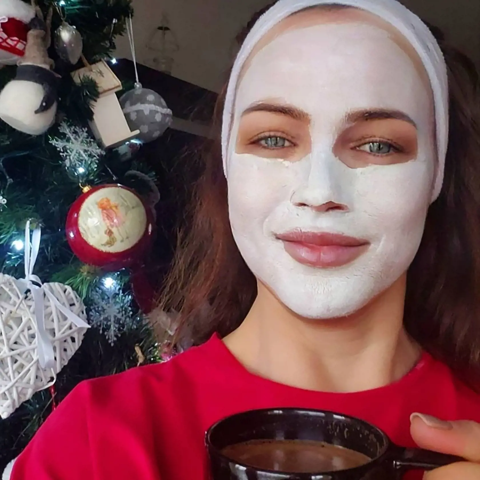 OBOJAKÁ Krémovú i plátennú masku rada používa moderátorka Adriana Poláková.