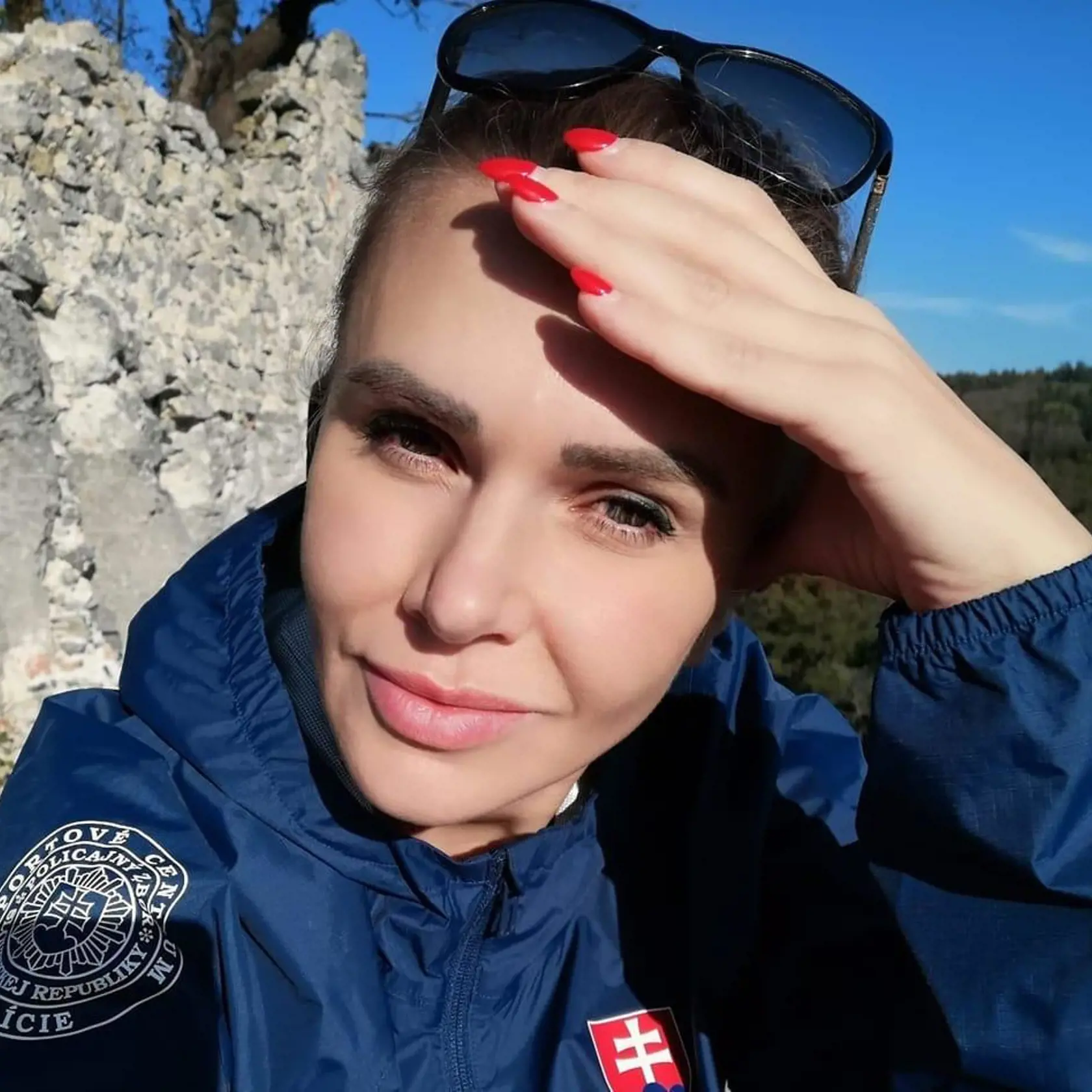 Dočasne poverený minister vnútra Roman Mikulec bol jedným z hodtí na galavečeri pri príležitosti 30. výročia vzniku Slovenskej republiky, kde mu spoločnosť robila krásna blondína Zuzana.
