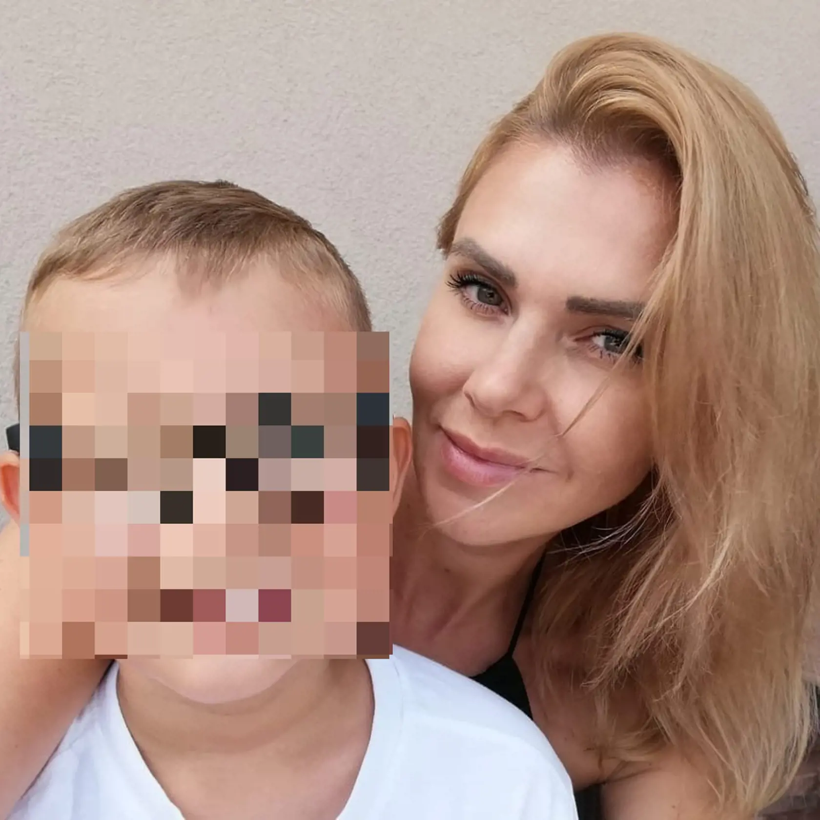 Sympatická Zuzana, ktorá sa na galavečeri objavila po boku Romana Mikulca podľa našich zistení vychováva malého syna.