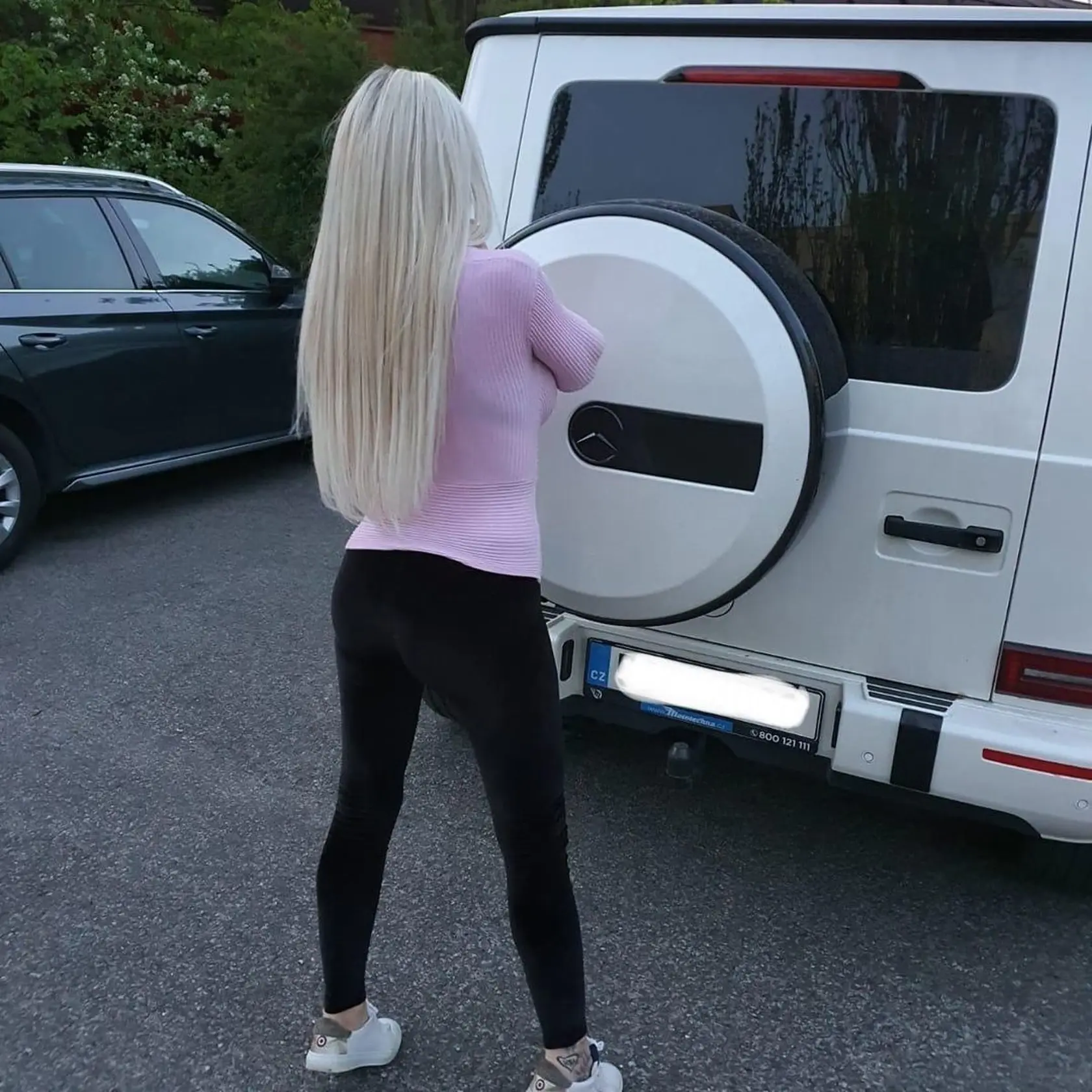 Lela si potrpí na luxus a vyváža sa na luxusnom Mercedese G.