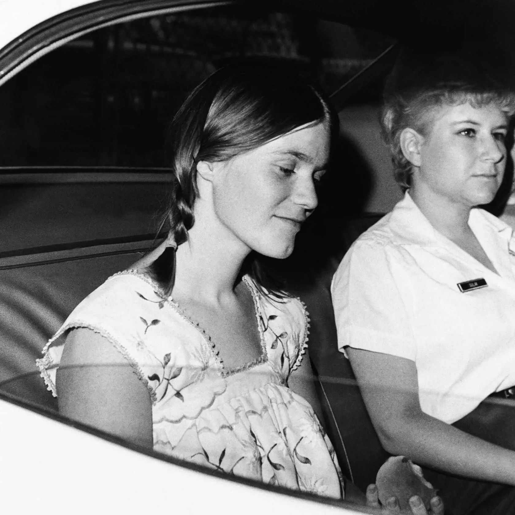 Vo veku 73 rokov zomrela aj Linda Kasabianová, niekdajšia členka vražedného kultu vedeného Charlesom Mansonom