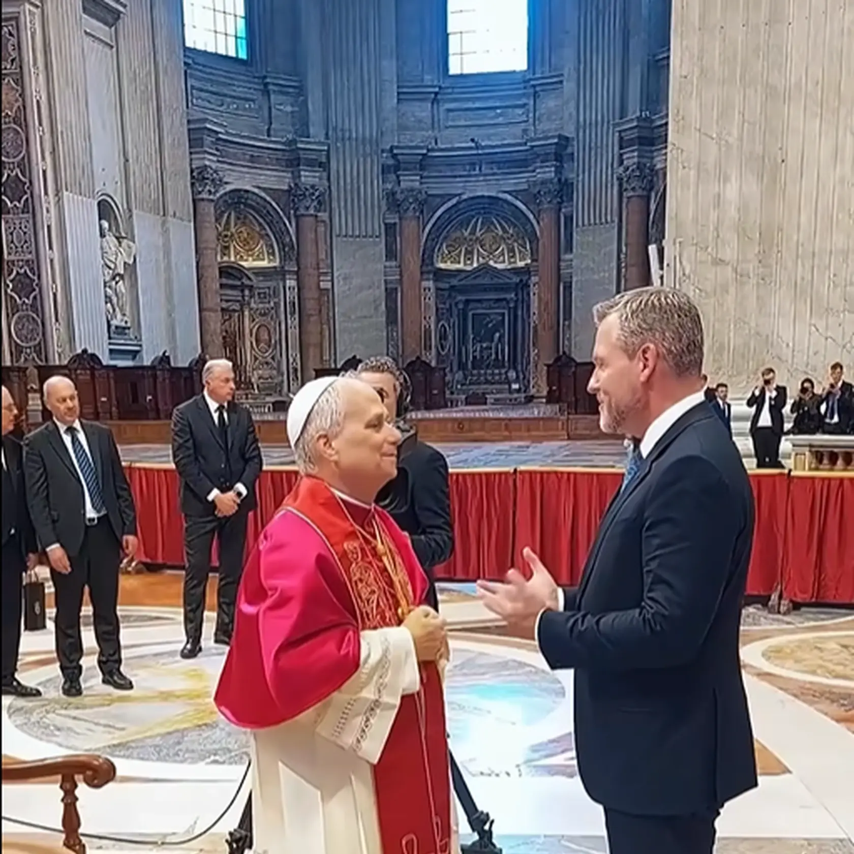 S novým pápežom sa rozprával aj prezident Peter Pellegrini. 