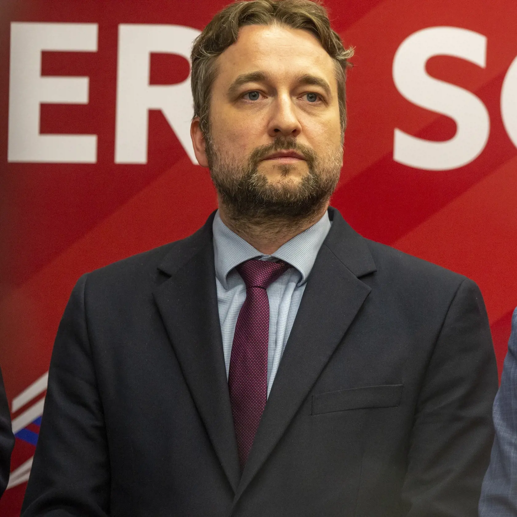 Pracovný snem strany SMER-SD na Súmračnej ulici v BA
Na obr: predsedníctvo Smer-SD
Marián Saloň, Richard Takáč, Róbert Fico, Erik Kaliňák, Ladislav Kamenický, Juraj Blanár