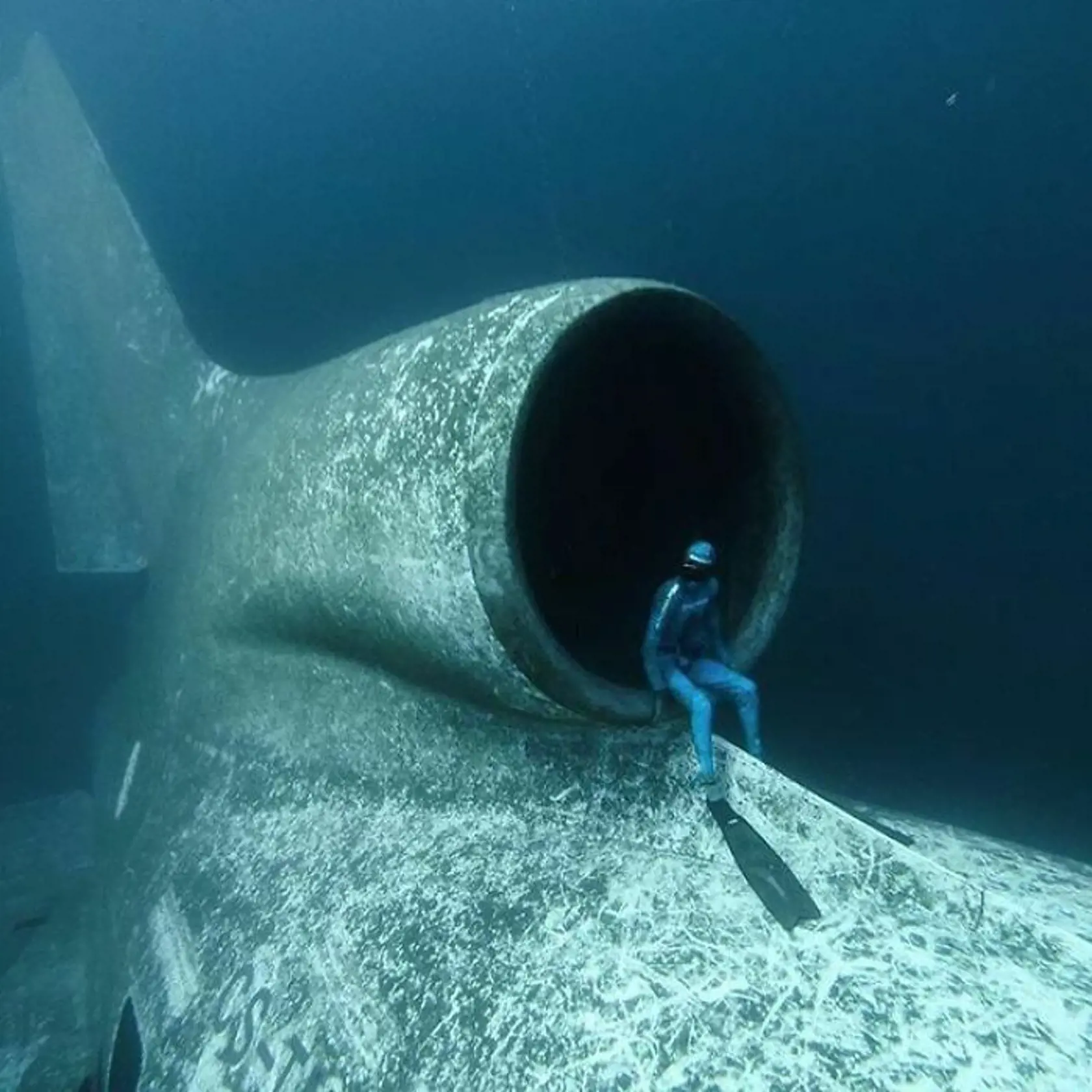 Rýchly fakt: v moriach a oceánoch je viac lietadiel než vo vzduchu ponoriek!
