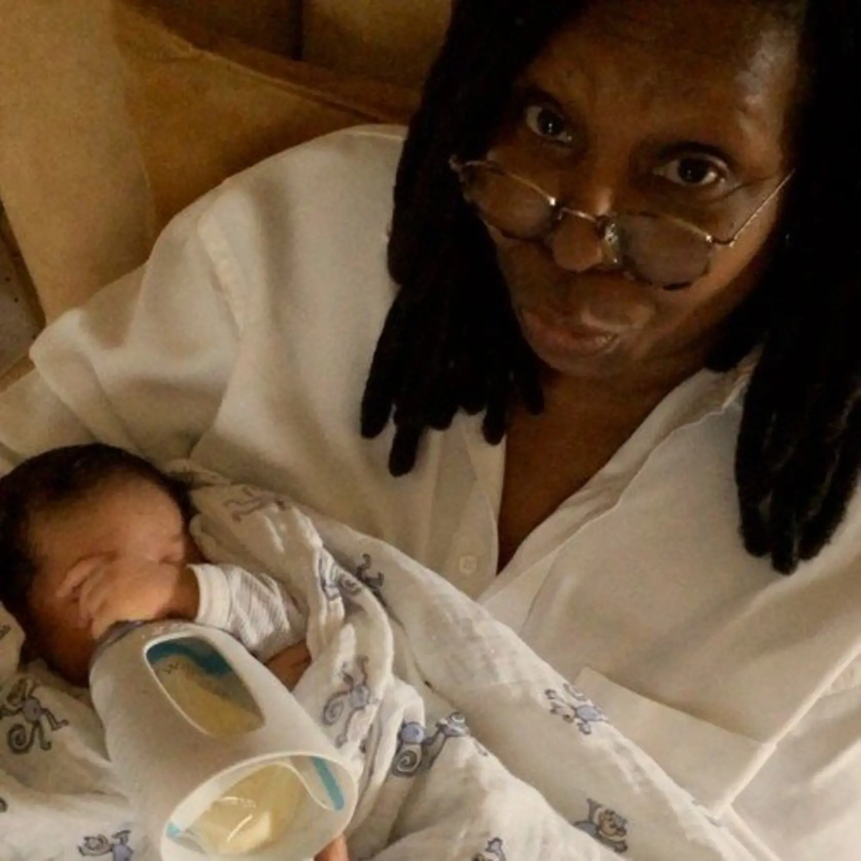 Mit 58 Uroma: Whoopi Goldberg (58) postet dieses Foto von ihrer Urenkelin // Great-grandmother with 58: Whoopi Goldberg posts this photo of her great-granddaughter,, Image: 189316050, License: Rights-managed, Restrictions: , Model Release: no, Credit line: Profimedia, Face To Face A