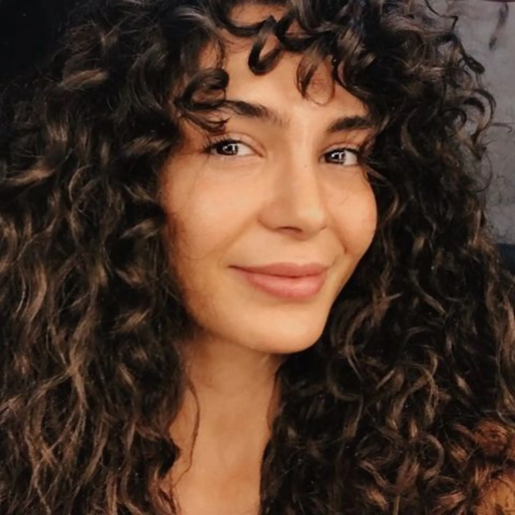 Turecká herečka Ebru Şahin má na instagrame obrovskú základňu fanúšikov, s ktorými zdieľa svoje každodenné radosti.