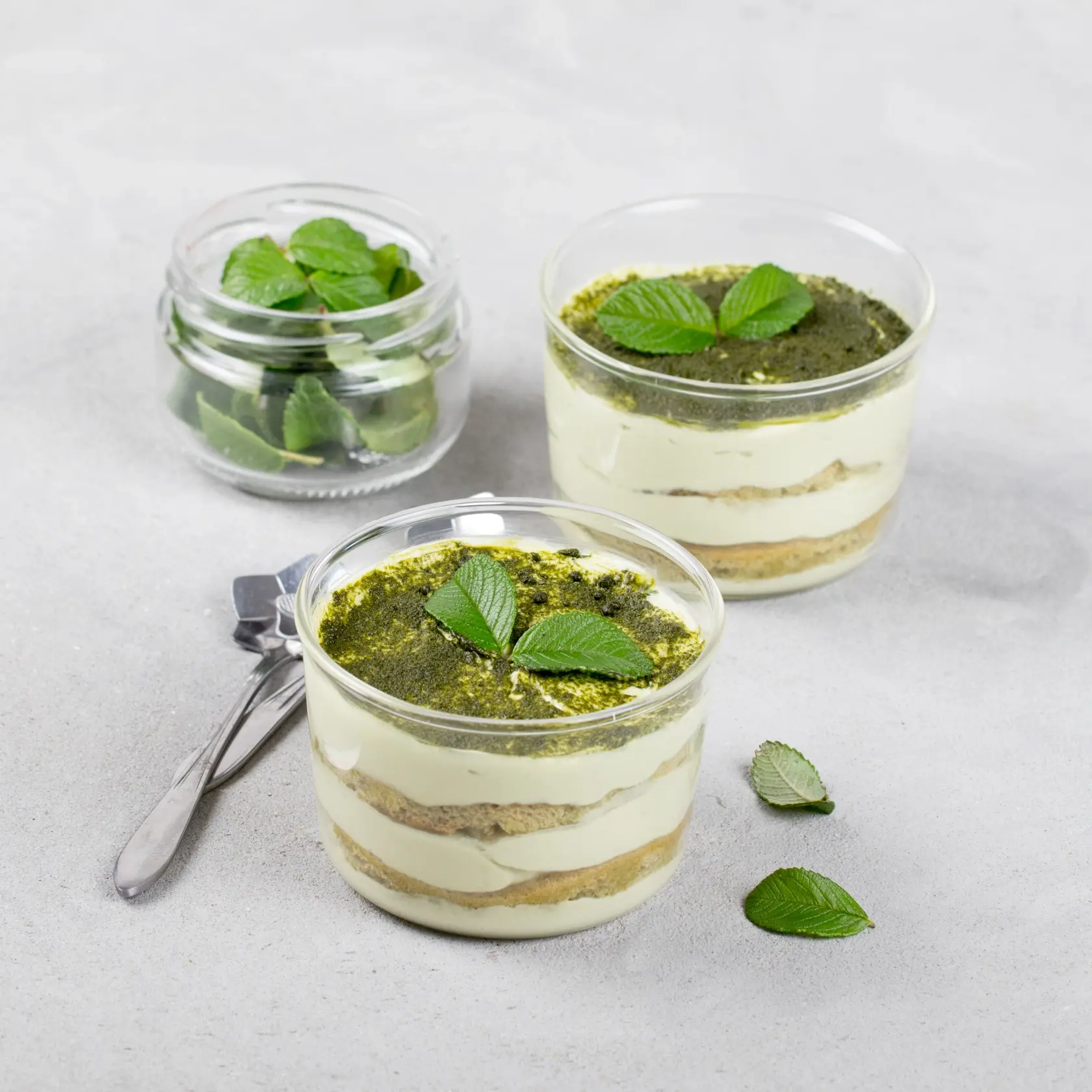 Matča tiramisu