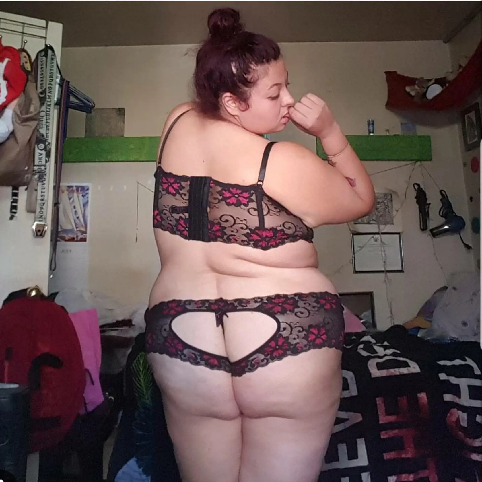*** EXCLUSIVE - VIDEO AVAILABLE ***    UNSPECIFIED - UNDATED: Collect photo of Jewelz Mazzei posing in lingerie.    A PLUS-SIZE Model claims she has '99 problems, but being fat, ain't one.? Julianna Mazzei, AKA Jewelz is confident, humorous and sassy, and has no shame when it comes to posing with little clothing and talking to her thousands of social media followers about ?fat problems.? The 25-year-old from Toronto, Canada told Barcroft TV: ?I feel sexy in my body and I feel like everybody shou