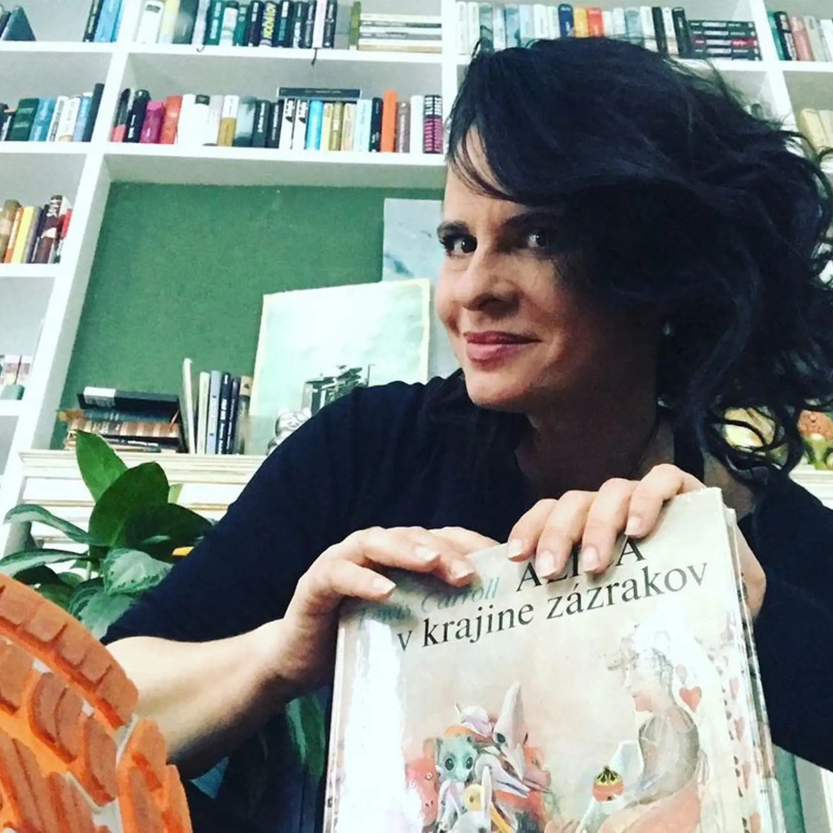 Zuzana Fialová počas karantény naživo čítala rozprávky pre verejnosť.