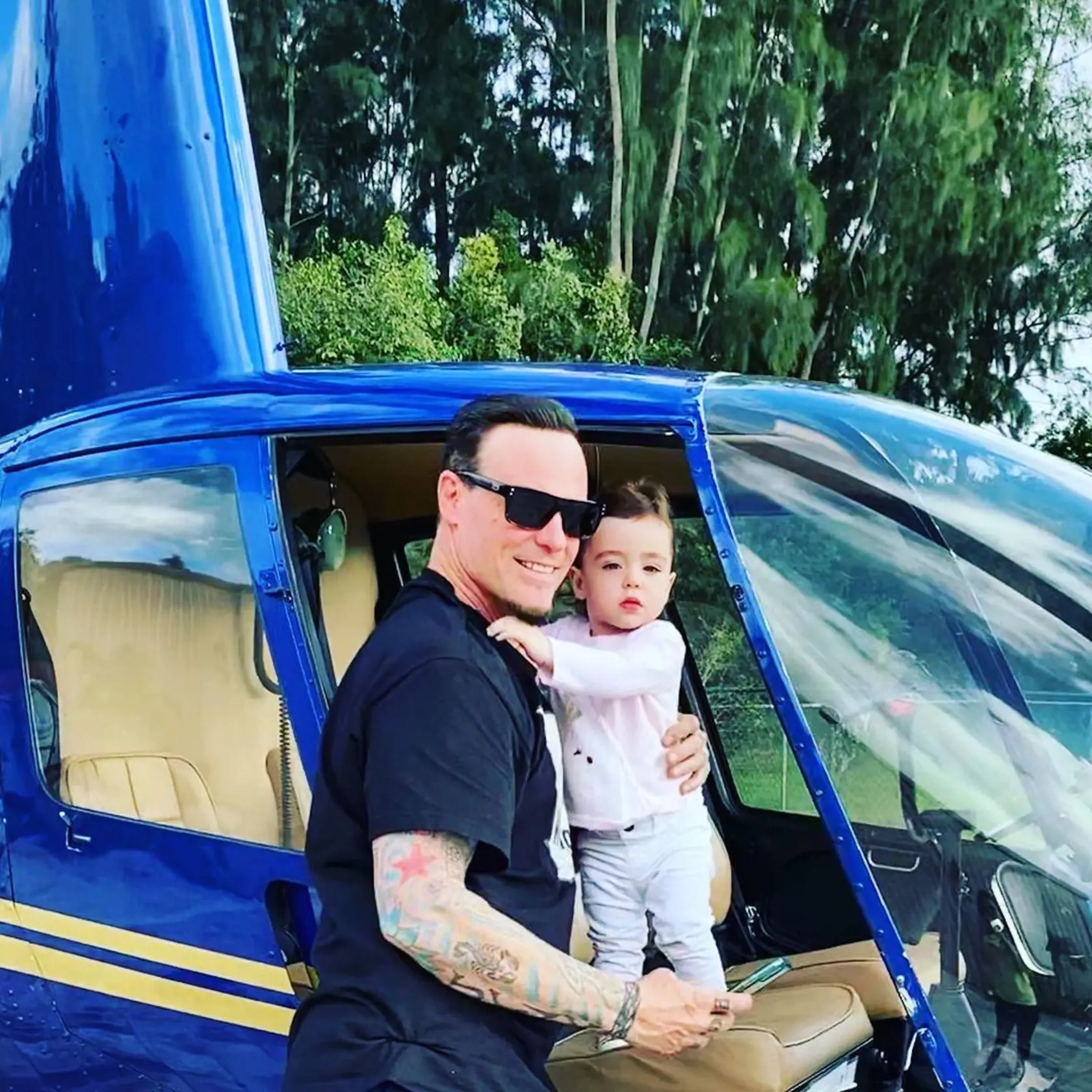 Tvrdí, že Priscilla miluje lietadlá a lietanie, evidentne to zdedila po ockovi. Vanilla Ice rovnako sám lieta a helikoptéra je jeho.
