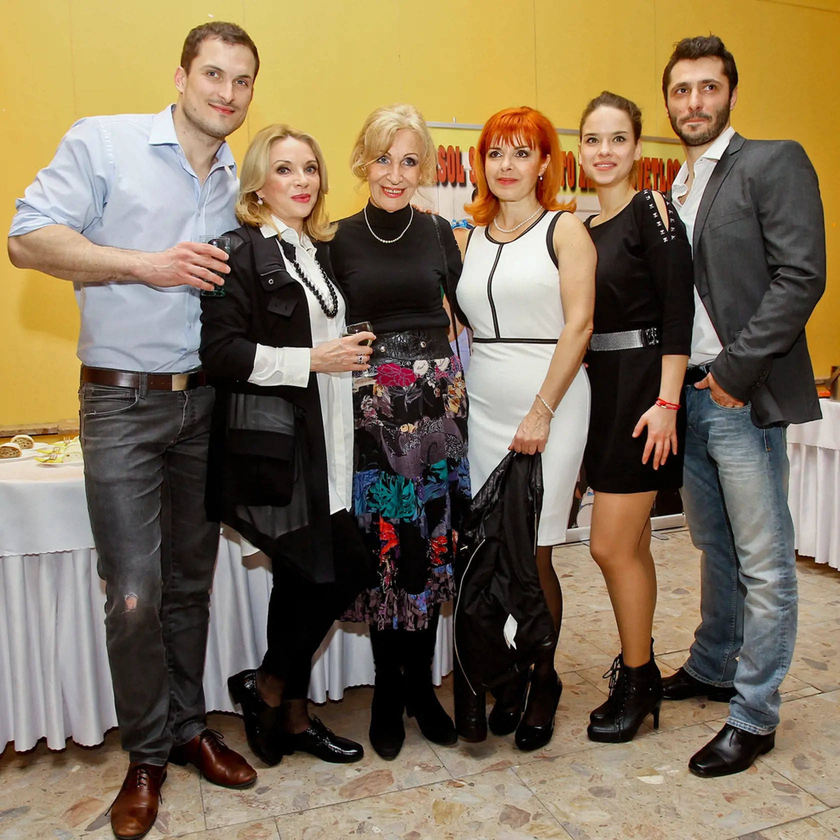 Premiéra novej divadelnej hry Kto zhasol svetlo?
