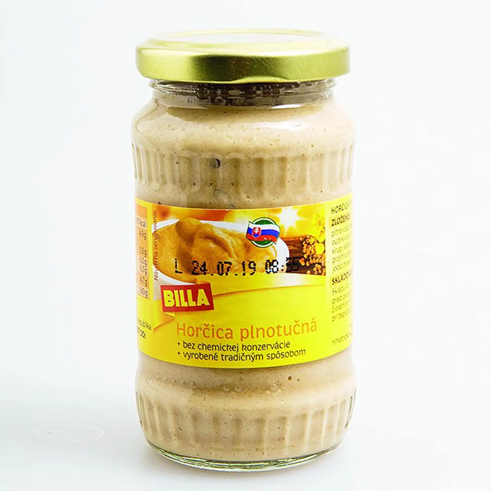 Horčica plnotučná
Billa, 200 g
Predáva/ Billa Krajina pôvodu/ Slovensko
Zloženie/ pitná voda, horčičné semeno, kvasný liehový ocot, izoglukózový sirup, jódovaná jedlá soľ, koreniny
Energia v 100 g/ 404 kJ Tuky/ 4,9 g Sacharidy/ 6 g Bielkoviny/ 4,7 g Soľ/ 1,6 g 
Redakcia hodnotí: Druhá najtmavšia horčica má jemnú korenistú vôňu, nečpie z nej ocot. Konzistencia je stredne hustá, nerozteká sa, textúra je veľmi jemná a hladká. Chuť horčice je výrazná a pomerne kyslá, ale nie octová, slanosť je 