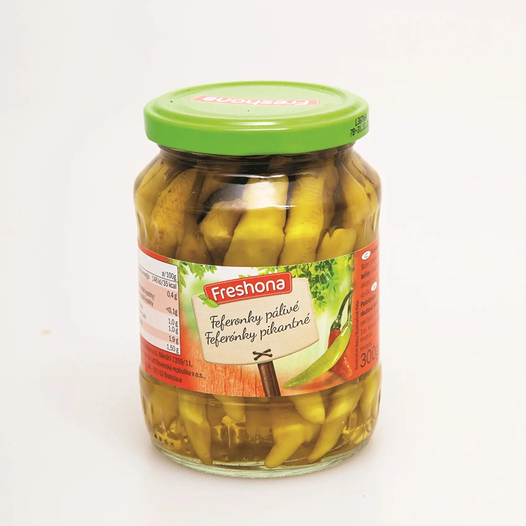Feferónky pikantné
Freshona, 300 g/ 150 g
Predáva/ Lidl Krajina pôvodu/ neuvedená
Zloženie/ feferónky, kvasný liehový ocot, jedlá soľ
Energia v 100 g/ 146 kJ Tuky/ 0,4 g Sacharidy/ 1 g Bielkoviny/ 1,9 g Soľ/ 1,5 g 
Redakcia hodnotí: Baranie rohy v kyslom náleve majú prirodzenú svetlozelenú farbu a jemne pikantnú vôňu. Na zahryznutie sú chrumkavé, takmer ako čerstvé a mierne štipľavé, s výrazne kyslastou dochuťou. Hodia sa ako príloha k mäsu.

