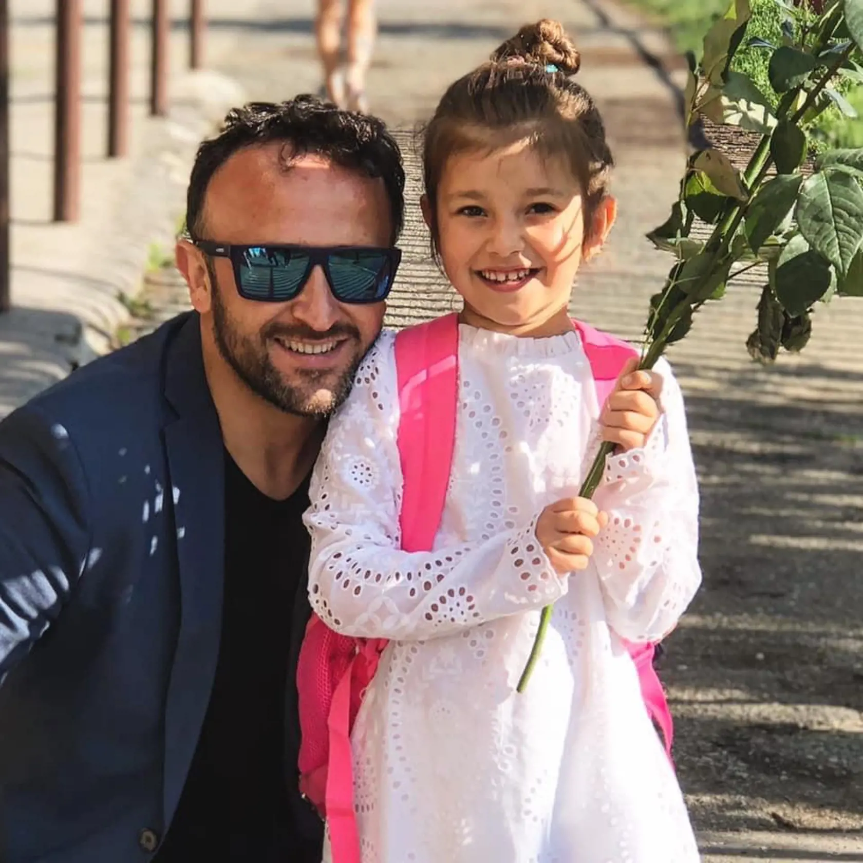 Ondrejova staršia dcéra Emka (7) je už školáčka. Je nádejnou speváčkou, má anjelský hlások po babke Monike. Účinkovala už aj v speváckej šou Tvoja mini tvár znie povedome.