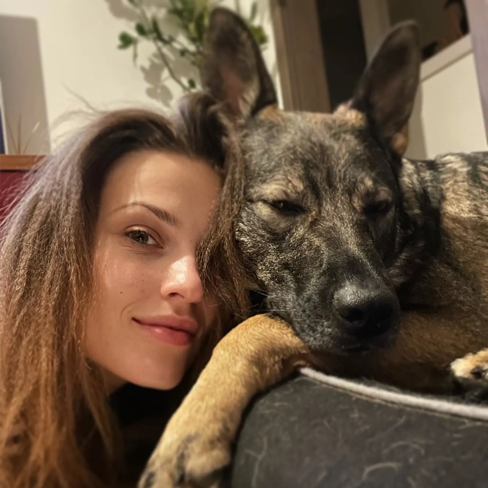Maca Zábranská si psíka adoptovala.