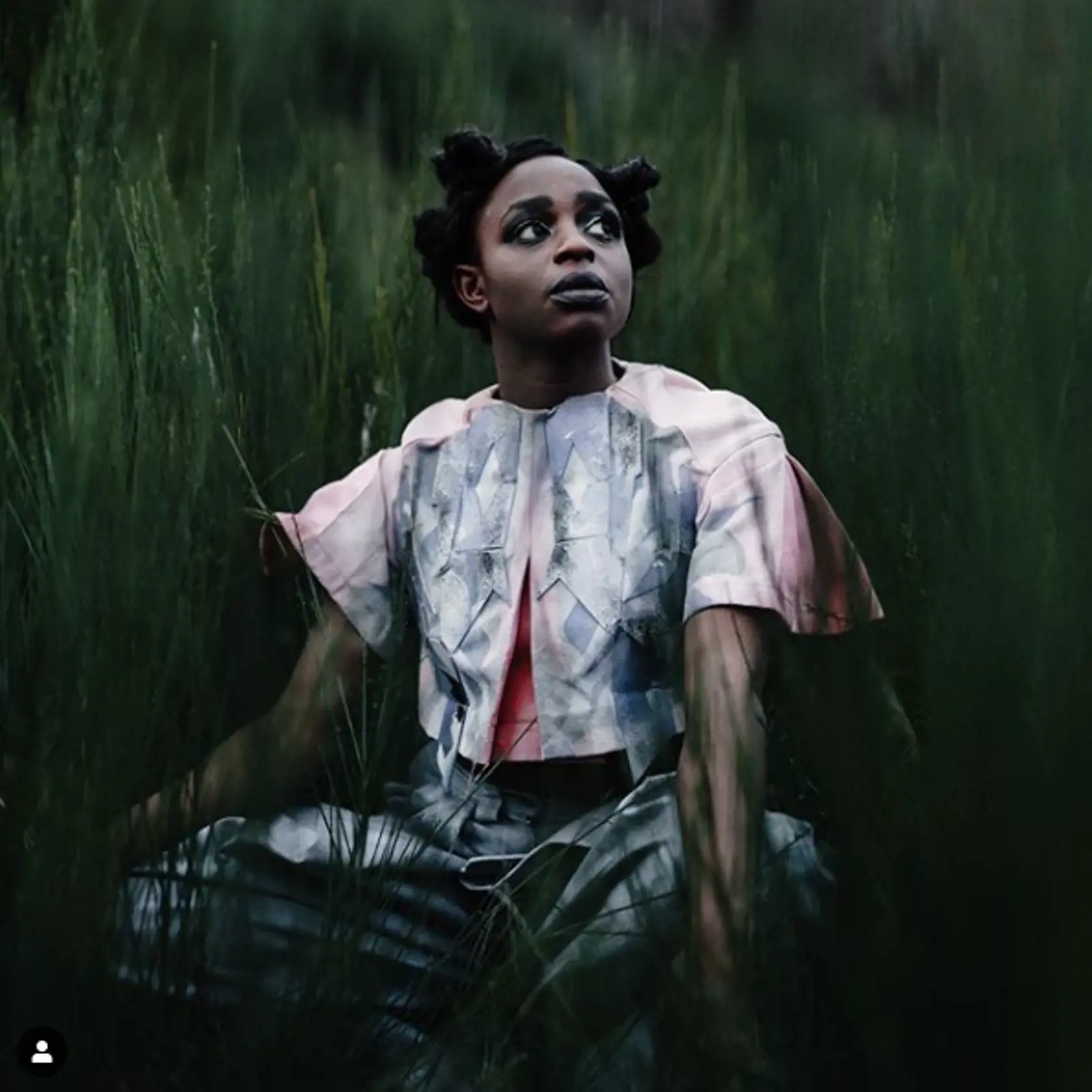 Esther Lubadika a jej videoklip Turn Me On.