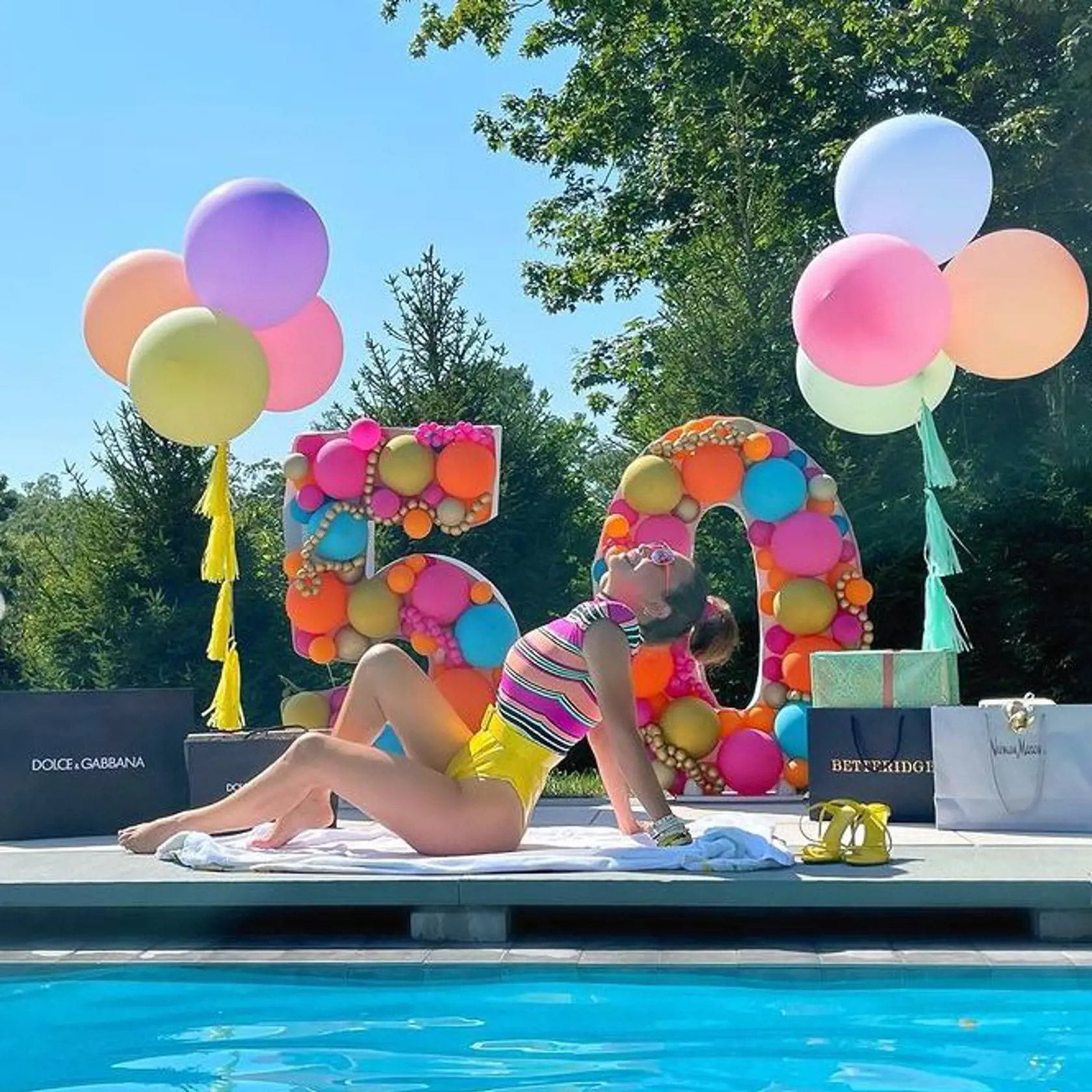 Thalía oslávila 50 rokov, ale vyzerá skôr ako sladká tridsiatnička.
