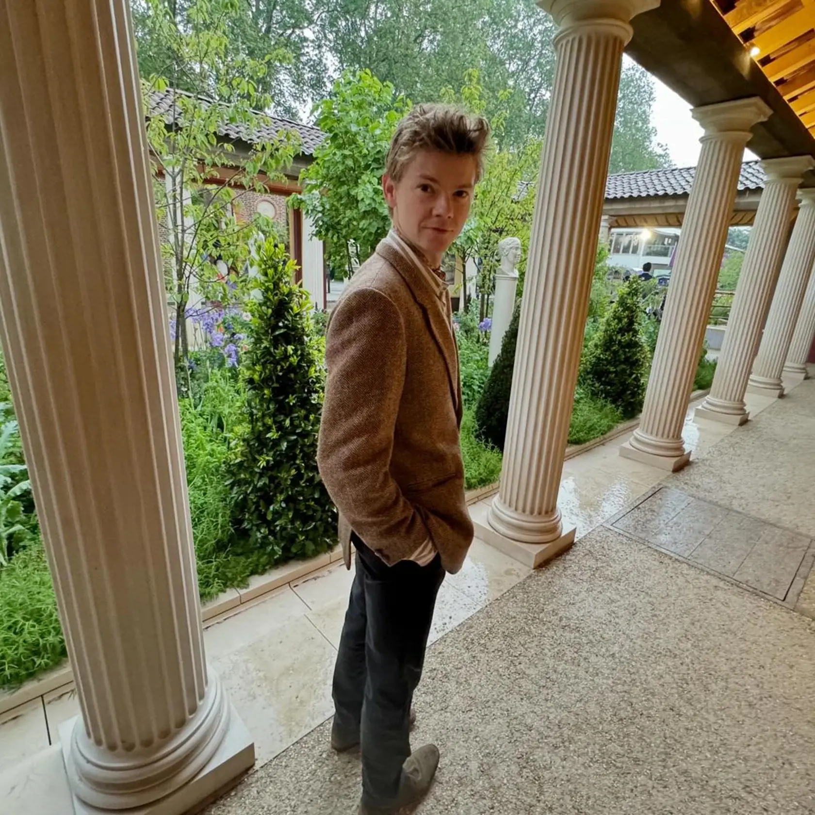 Tento pár vyhráva súťaž o najromantickejší pár! Veď pozrite, ako im to veľmi pristane!