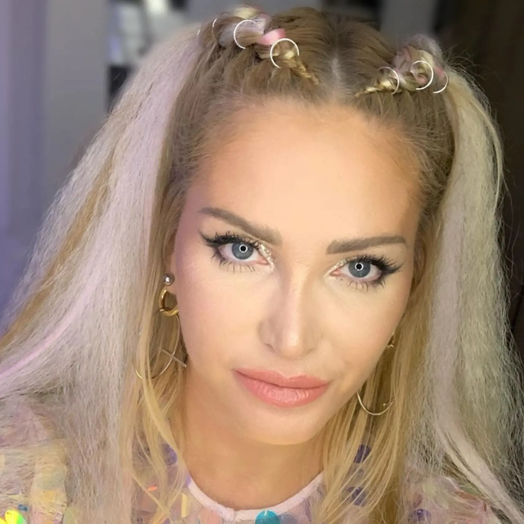 Takto to vyzeralo na narodeninovej oslave Aleny Pallovej.