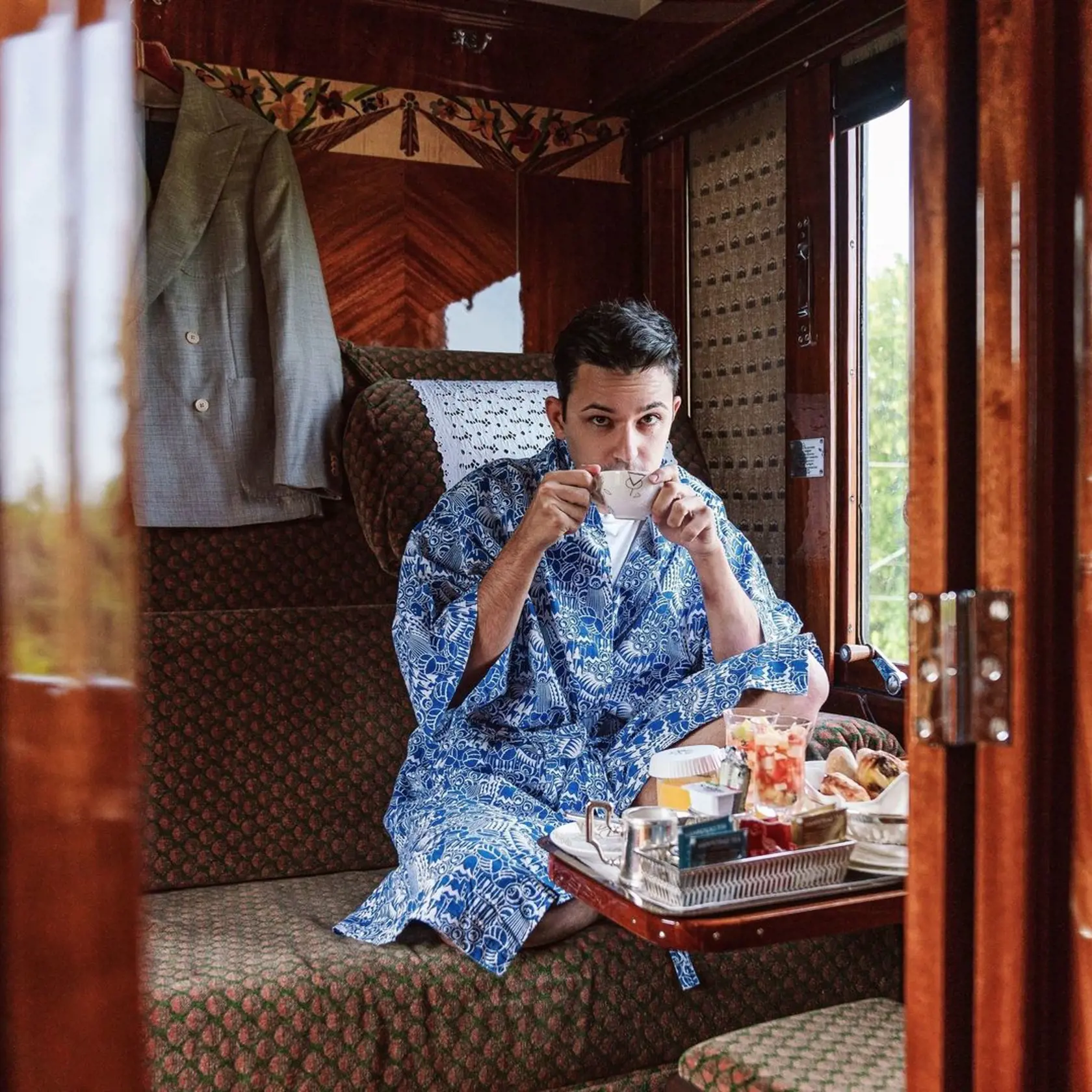 Interiér vlaku Orient Express je zariadený v luxusnom štýle Art Deco.
