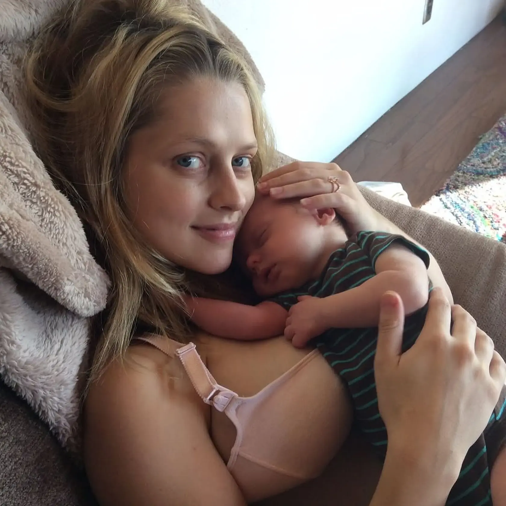 Teresa Palmer s prvorodeným synom Bodhim.