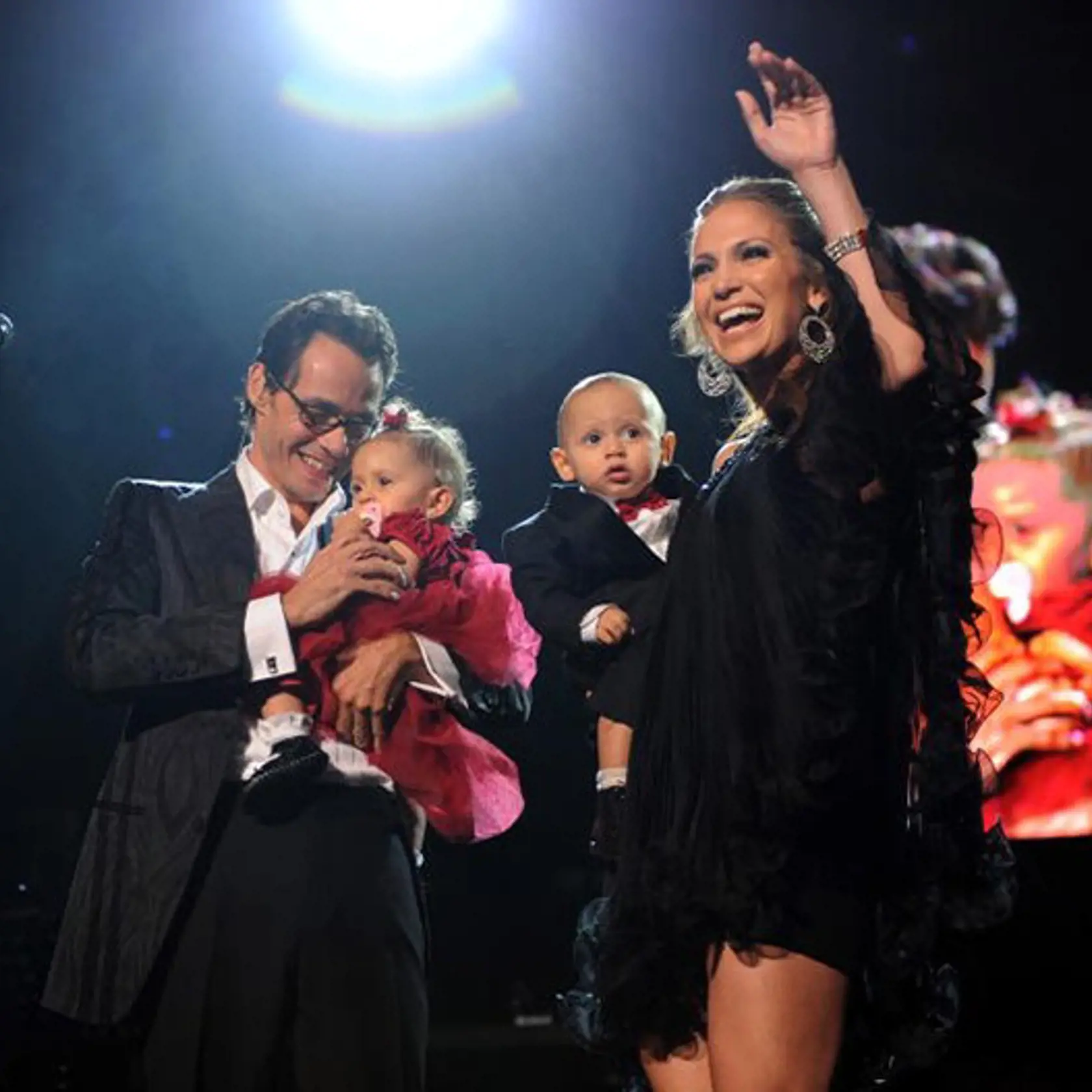 Jennifer Lopez a Marc Anthony sú takisto pyšnými rodičmi, majú Maximiliana a Emmu.