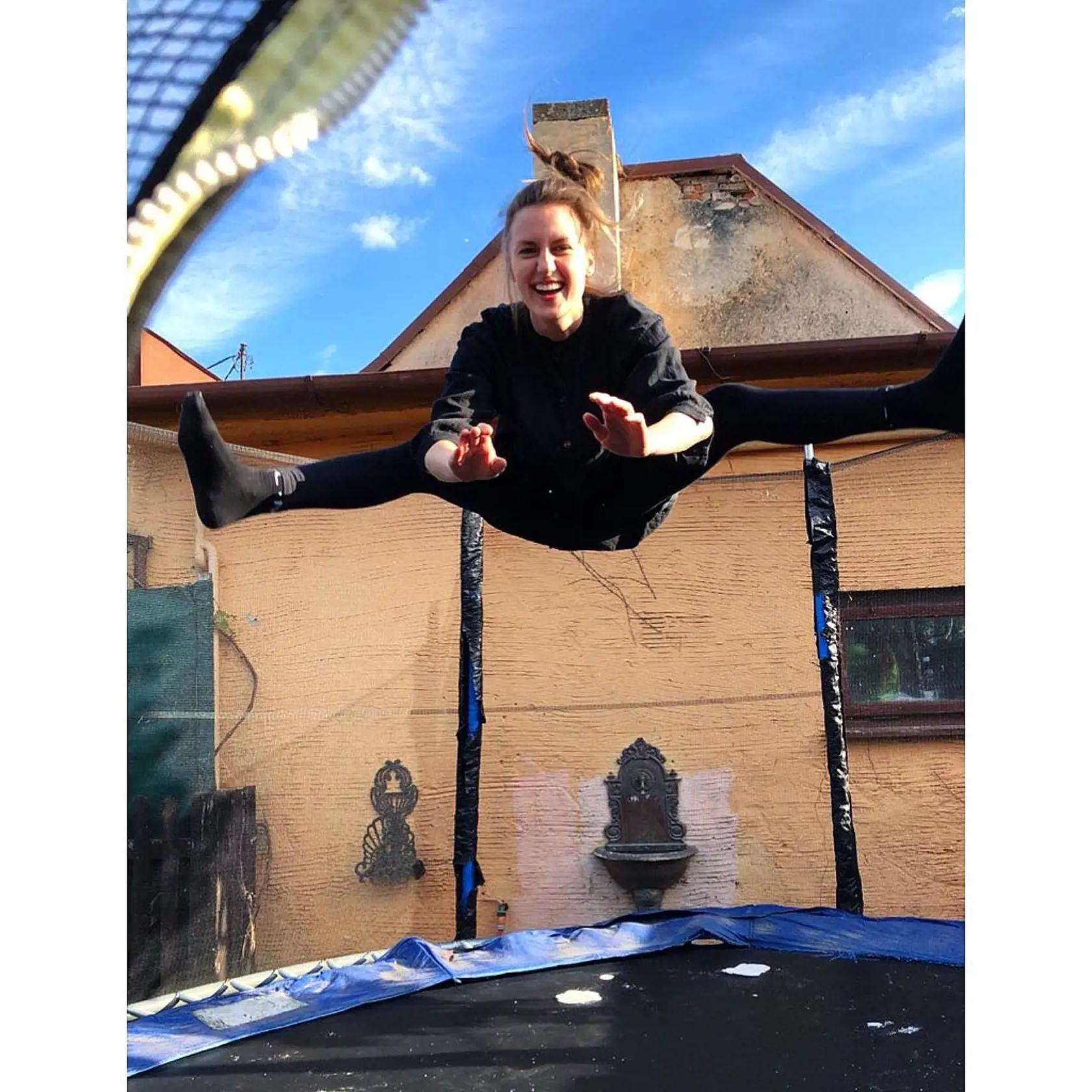 Dieťa v nej ju neopúšťa