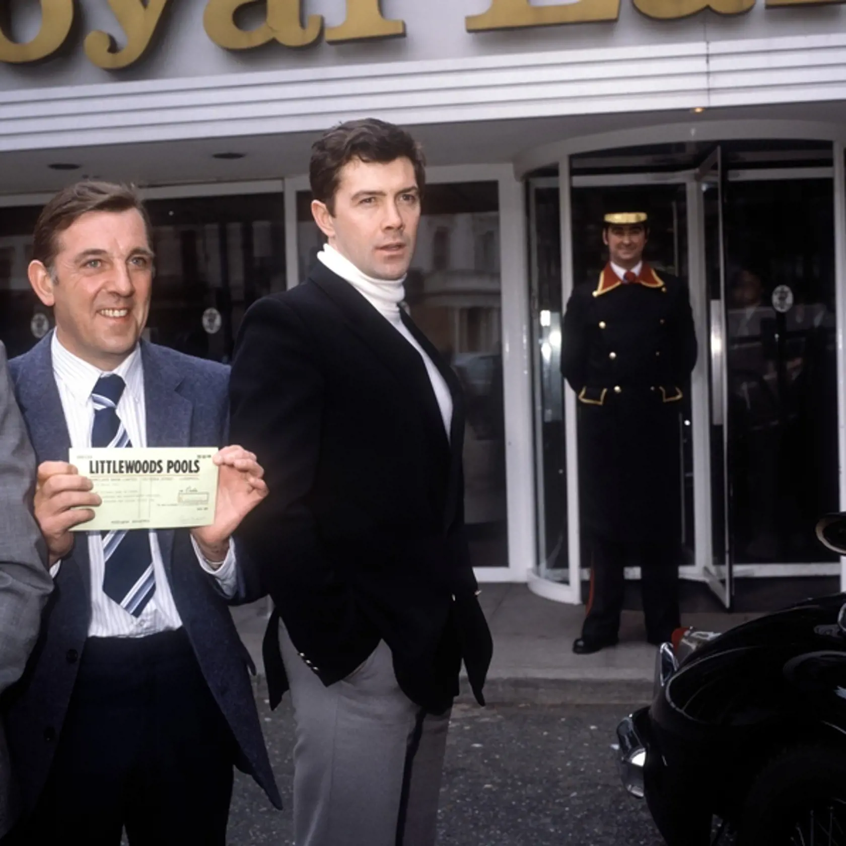 Profesionáli: Lewis Collins alias Bodie.