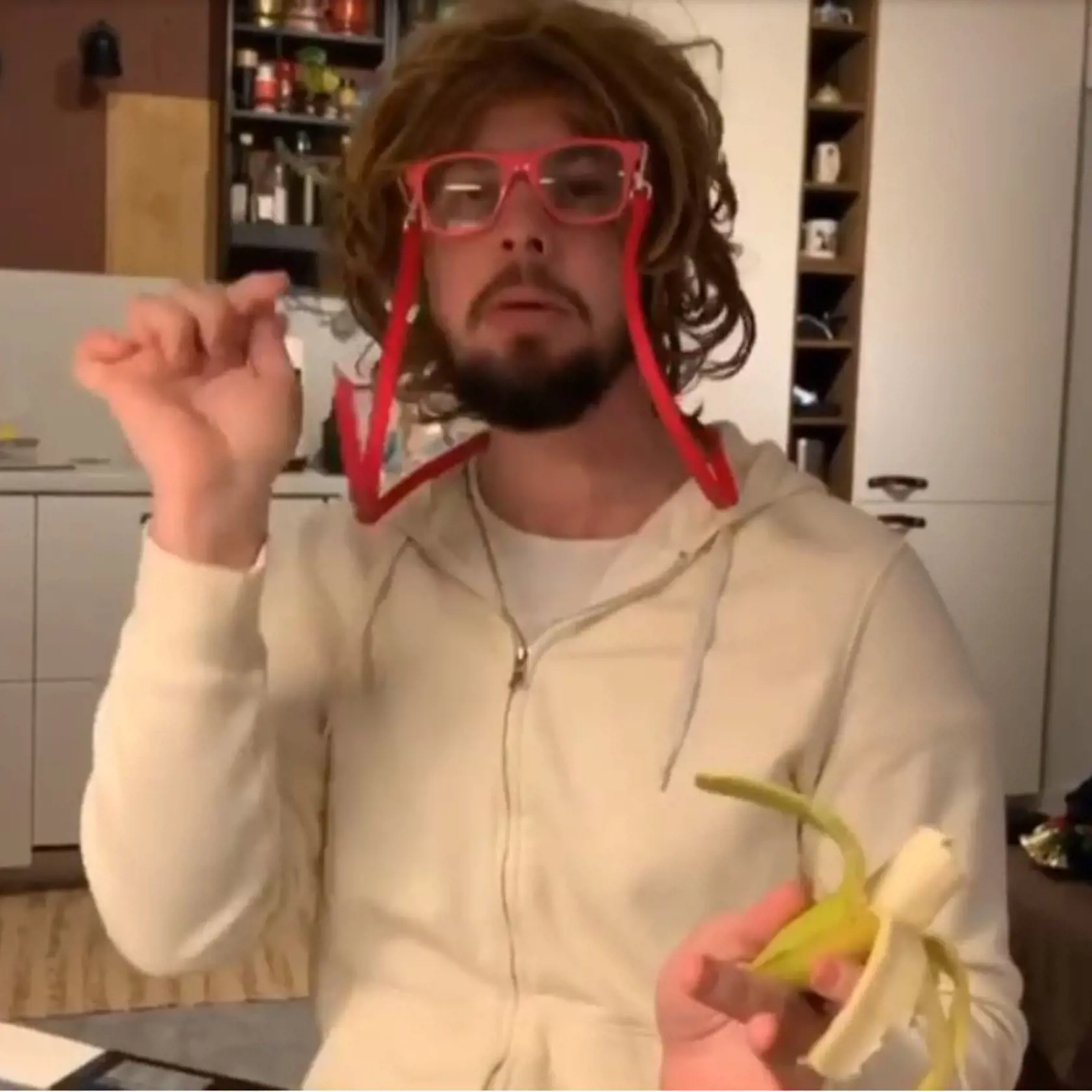 Fero Joke opäť bodoval! Paródia na Cibulkovú je hitom internetu.