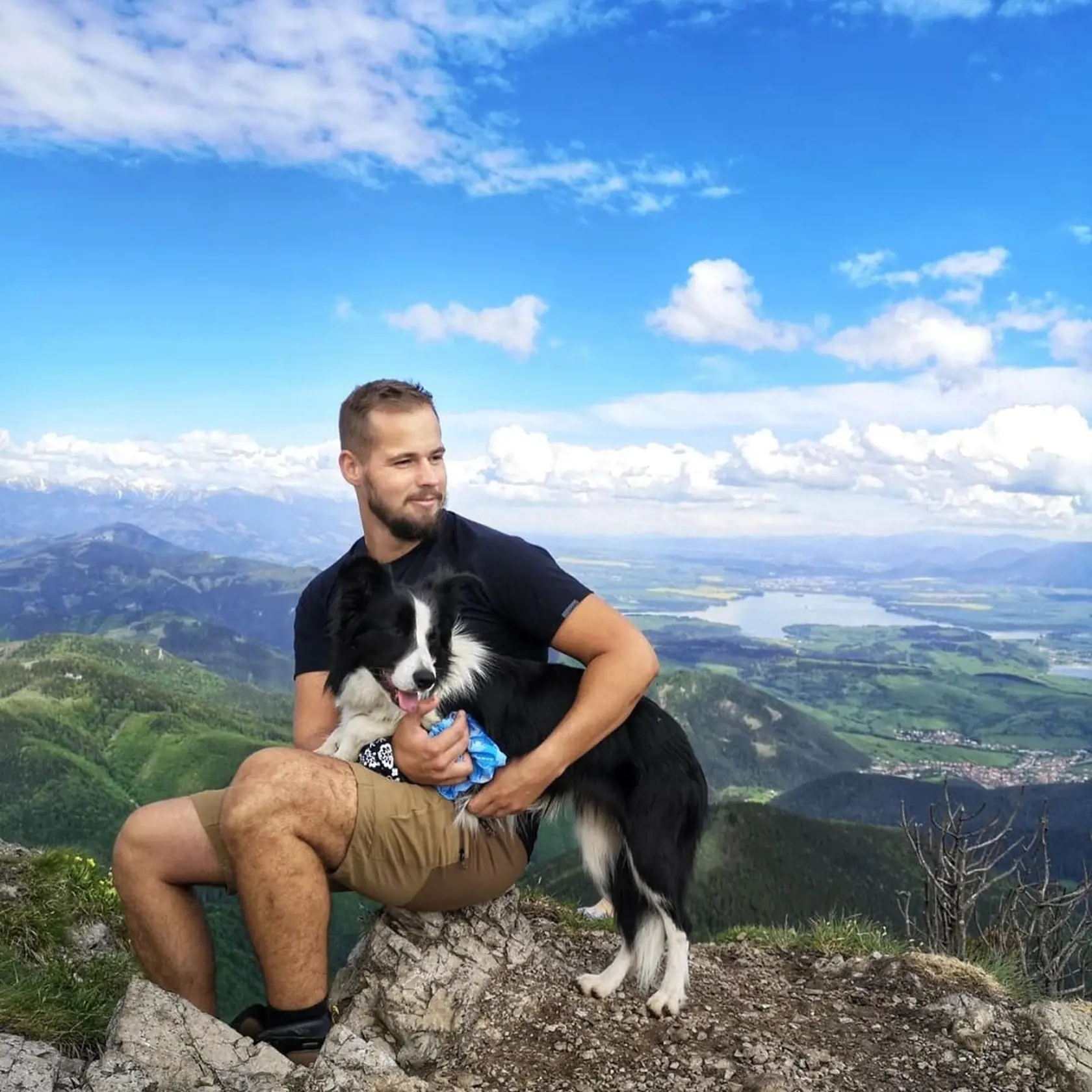 Má veľmi blízko k prírode a dokáže vďaka nej utiecť z reality.