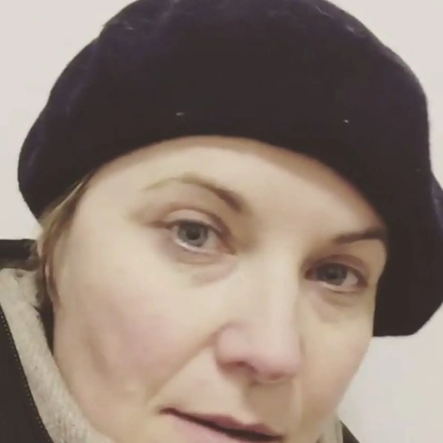 Takto vyzerá seriálová Xena bez mejkapu.