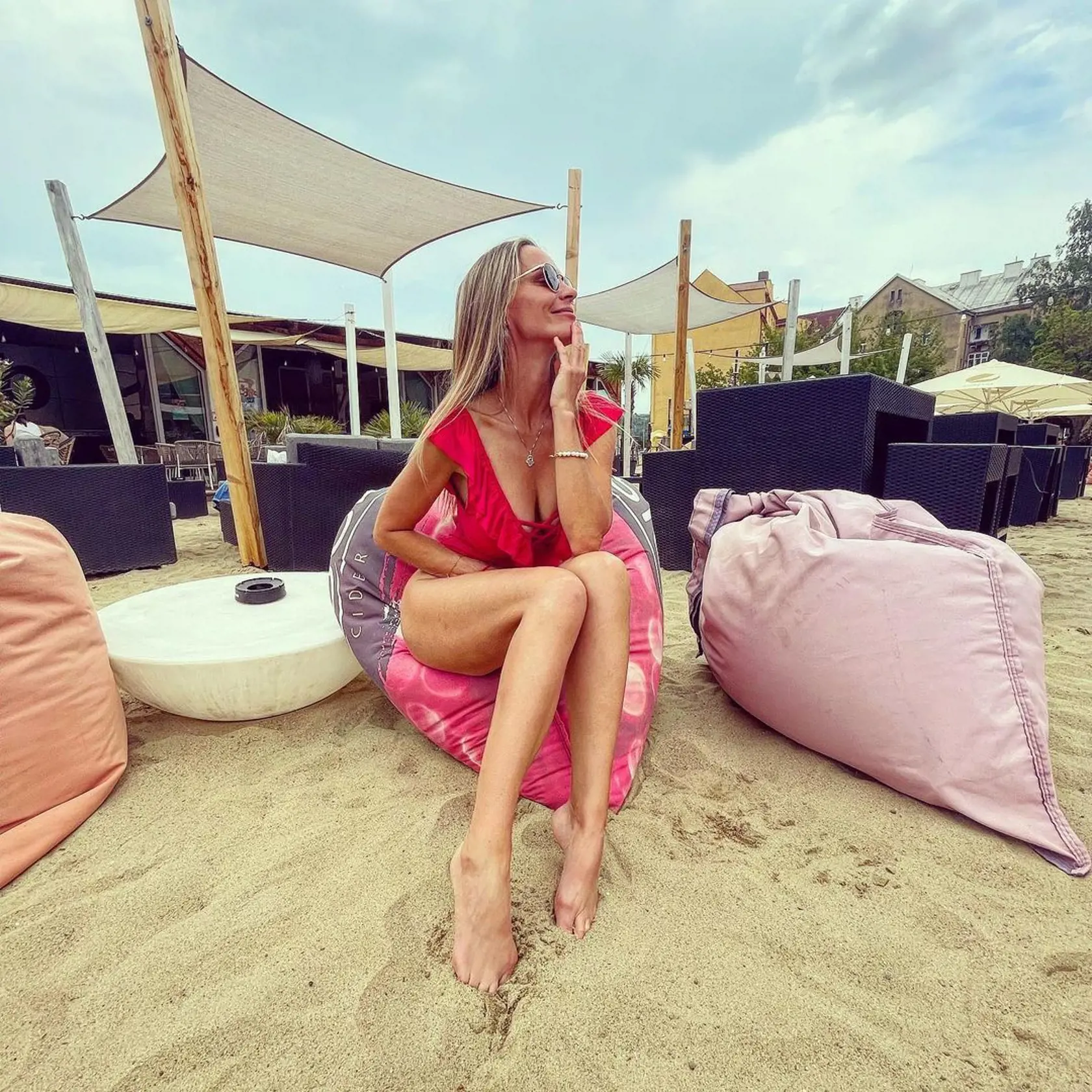 Milena je sexi žena.