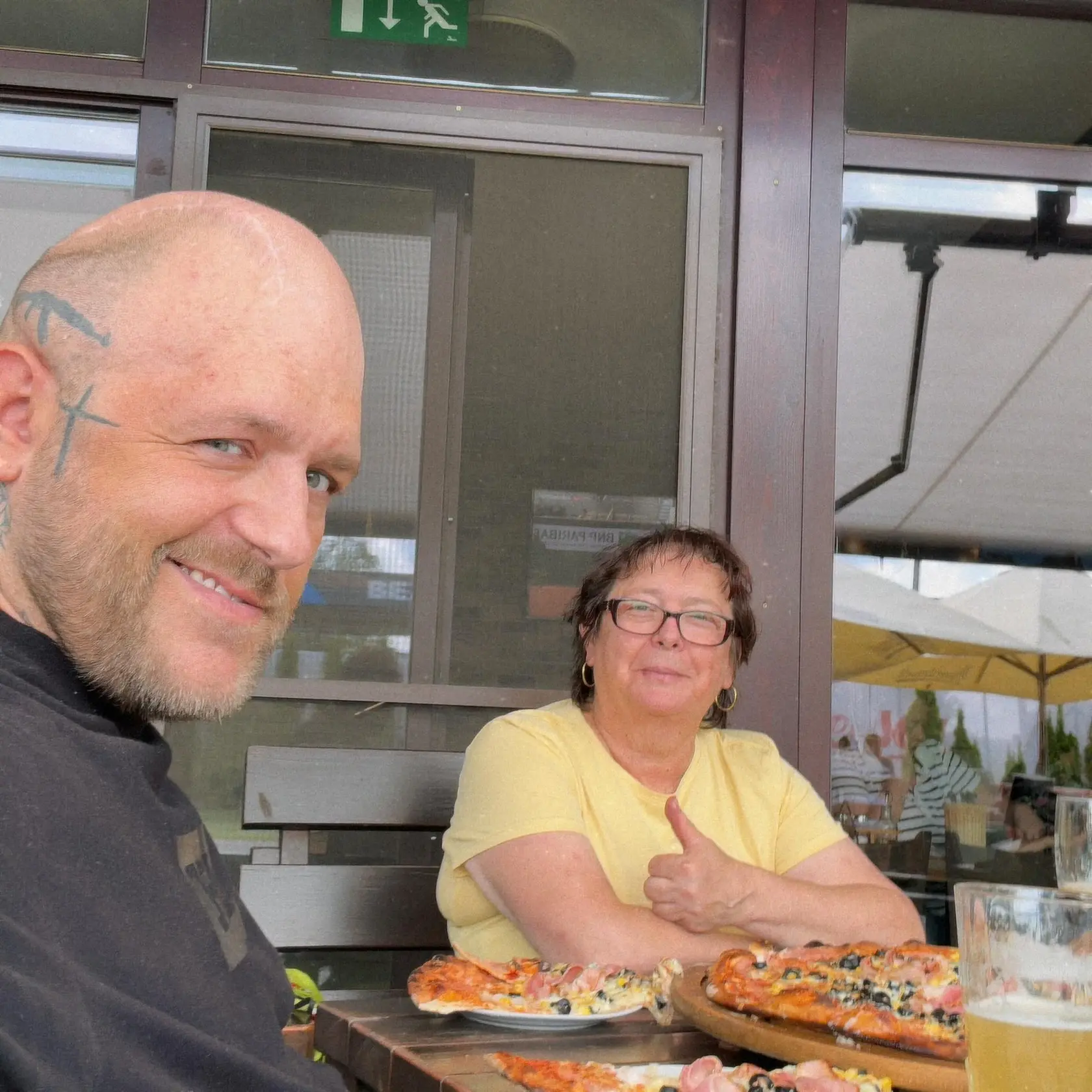 V boji o lepší život ho neustále podporuje jeho rodina. „Každodenne mi vo všetkom pomáha najviac na svete moja mama,“ zdôrazňuje.