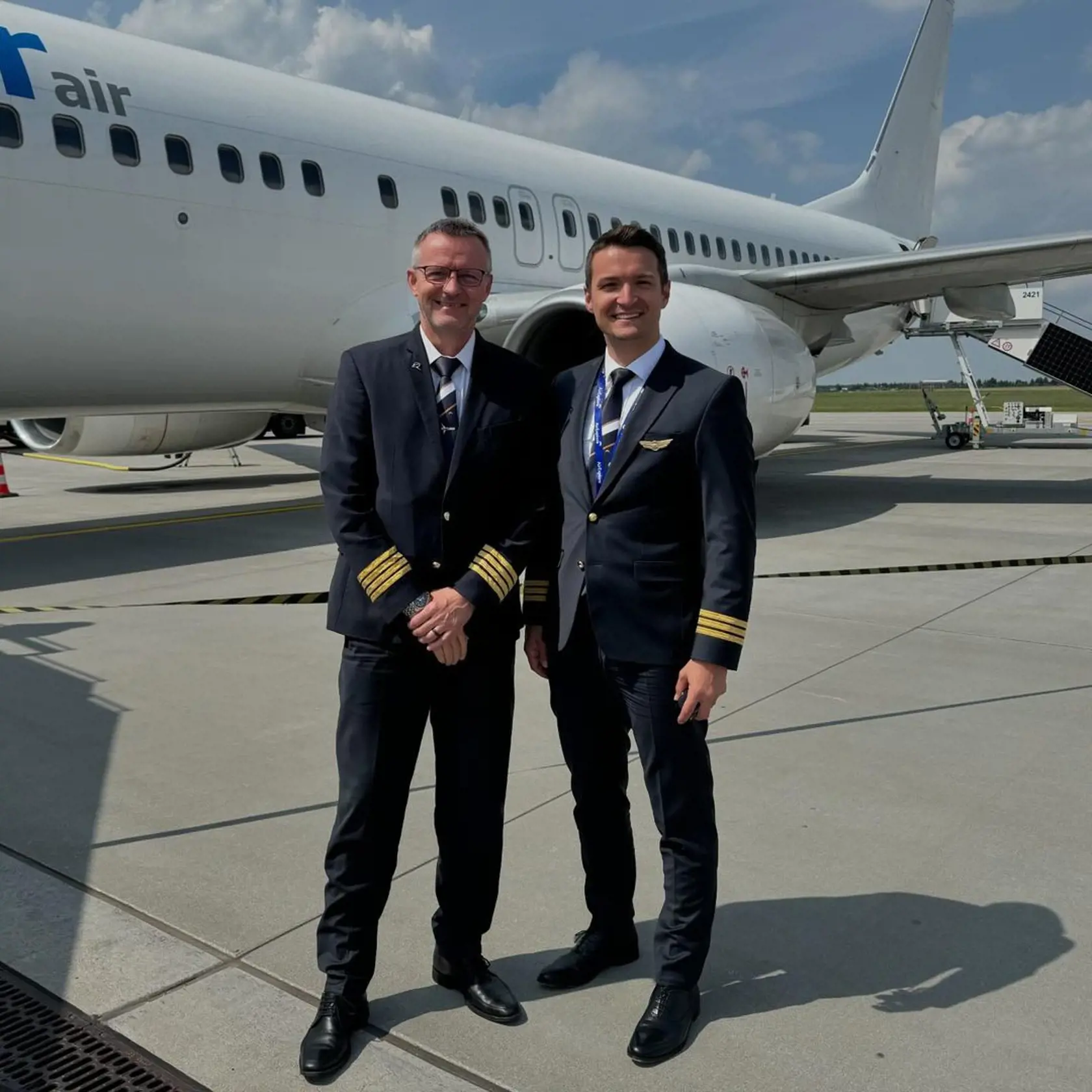 Viktor Vincze ako pilot Boeingu 737:  Uplynulý víkend odviezol svojich prvých pasažierov na dovolenku do Grécka.