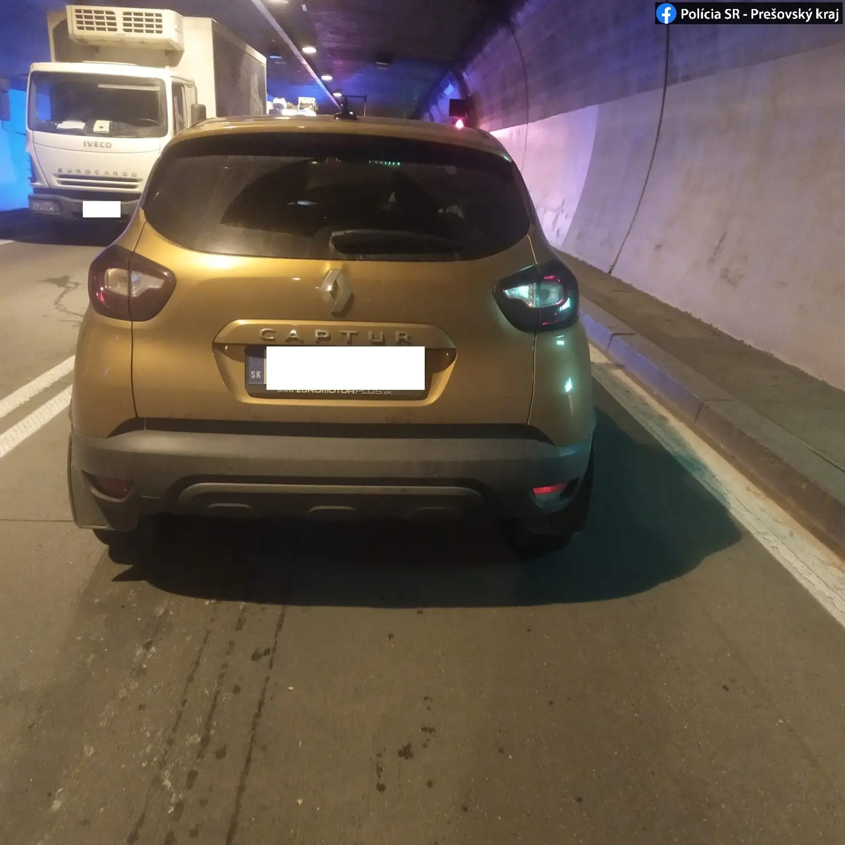 Kvôli zrážke áut v tuneli Branisko museli tunel na čas úplne uzavrieť.