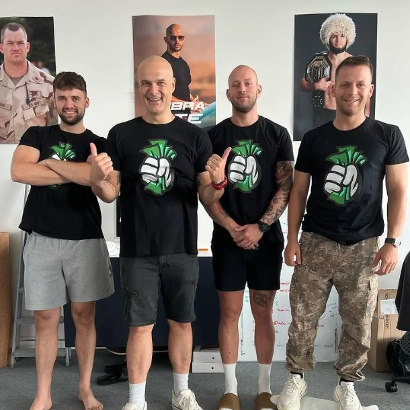 Nedávno sa k tímu mladého Sulíka údajne pridaj aj Jaro Slávik.