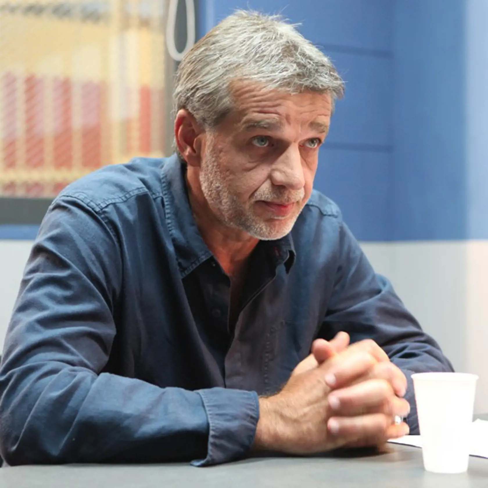 Advokát David Typolt sa
v poslednej sérii konečne zblíži
s väzenkyňou Kolárovou
(Zuzana Mauréry).