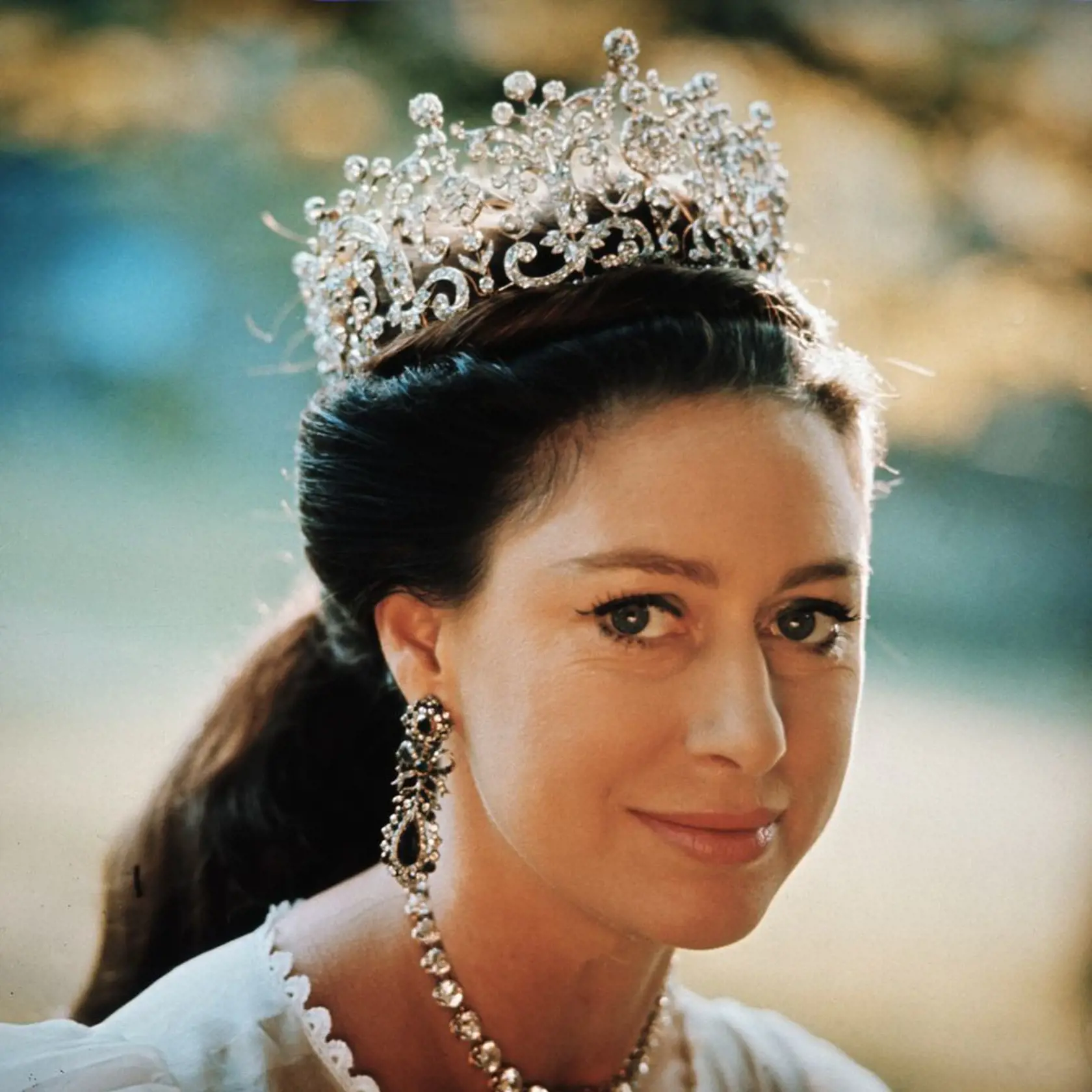 Muž menom Robert Brown verí, že britská princezná Margaret ho tajne porodila 5. januára 1955. Tvrdí, že bol poslaný do Kene, kde bol vychovávaný, pretože v tom čase bola princezná slobodná a tesne po rozchode s Peterom Townsendom. Brown nikdy nebol potvrdený ako syn princeznej Margaret, ale aj keby bol, nemal by šancu na trón.