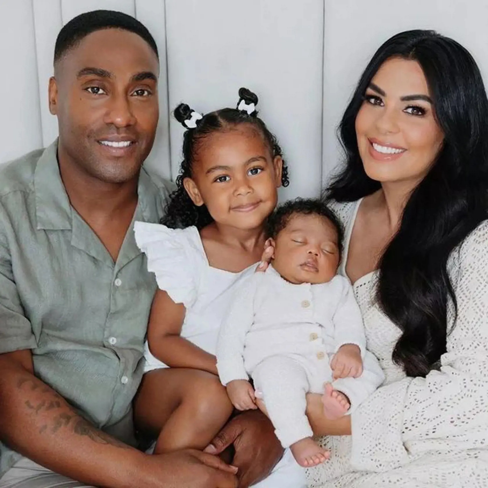Simon Webbe z kapely Blue s manželkou Ayshen. Druhú spoločnú dcéru počali až keď sa prestali snažiť. Prešli si potratmi a neúspešnými pokusmi o umelé oplodnenie.
