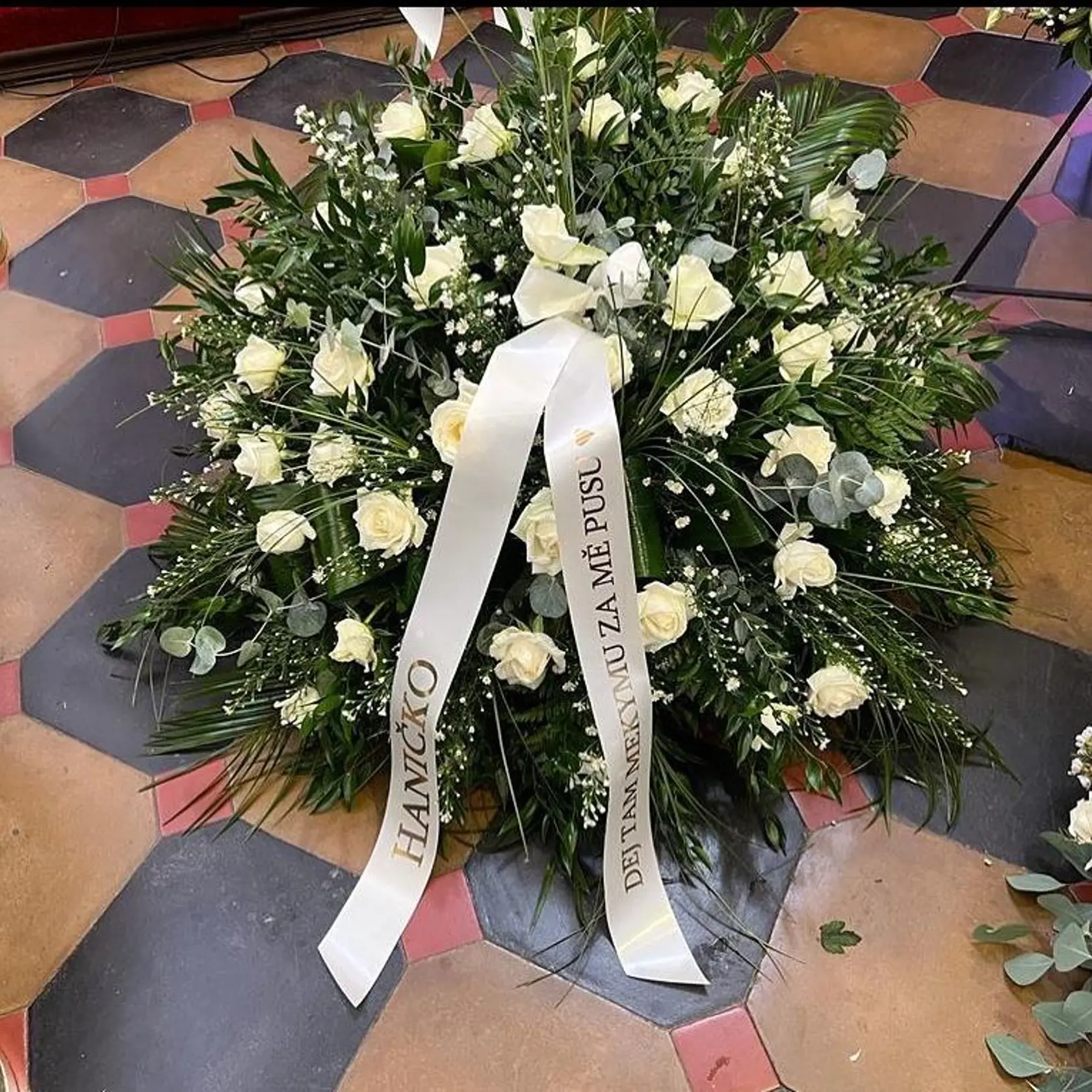 Veniec od Katky Žbirkovej. Prosí Haničku, aby dala za ňu pusu Mekymu.