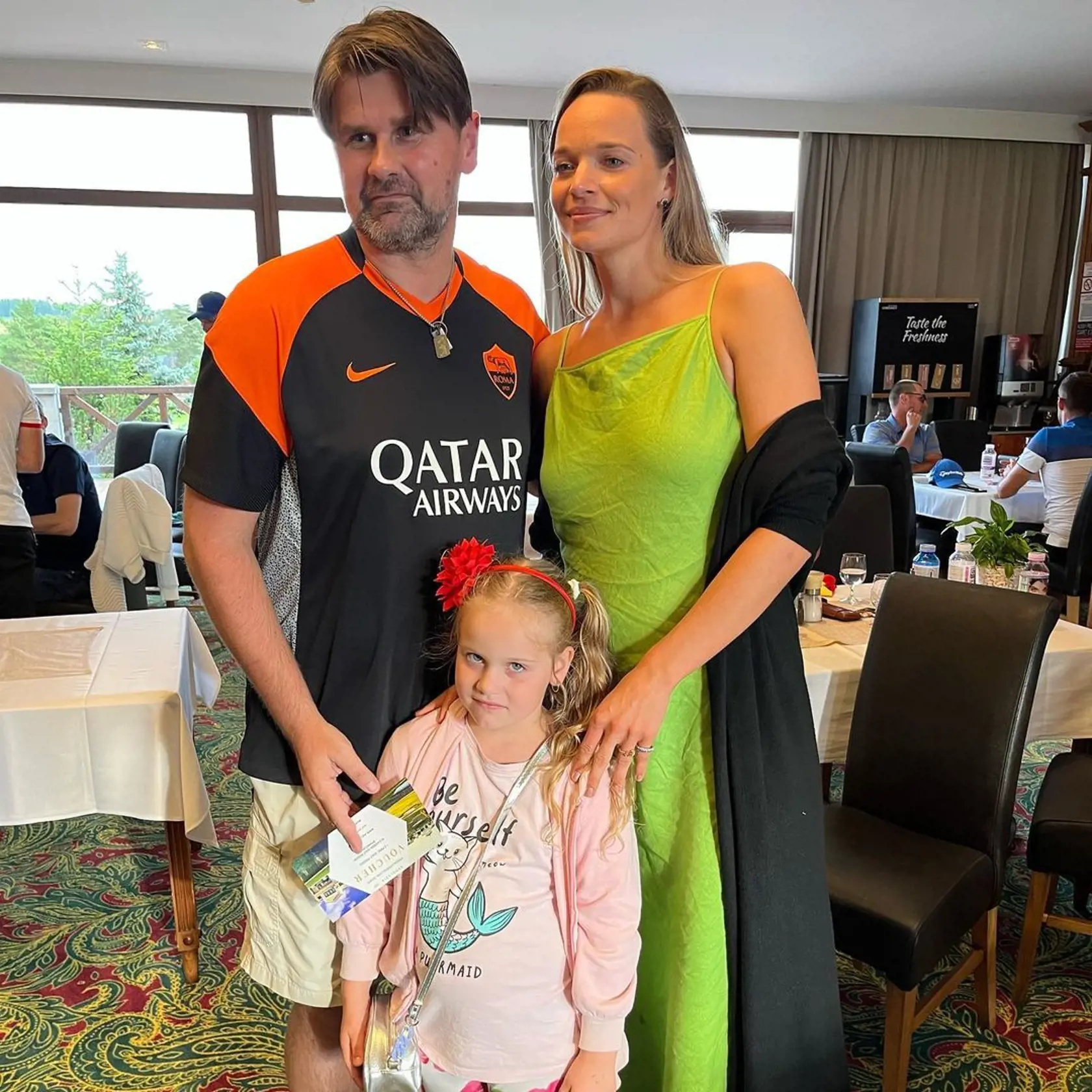 Jednou z hostí Charity Golf Cup 2022 bola aj extenistka Romana Tabák. „Cca 23 000€ sa podarilo vyzbierať! To je suma, ktorá sa rozdelila deťom a nadáciám pre deti!“ informovala na sociálnej sieti. Na projekt darovala hodinu tenisu, ktorá sa vydražila za 200€.