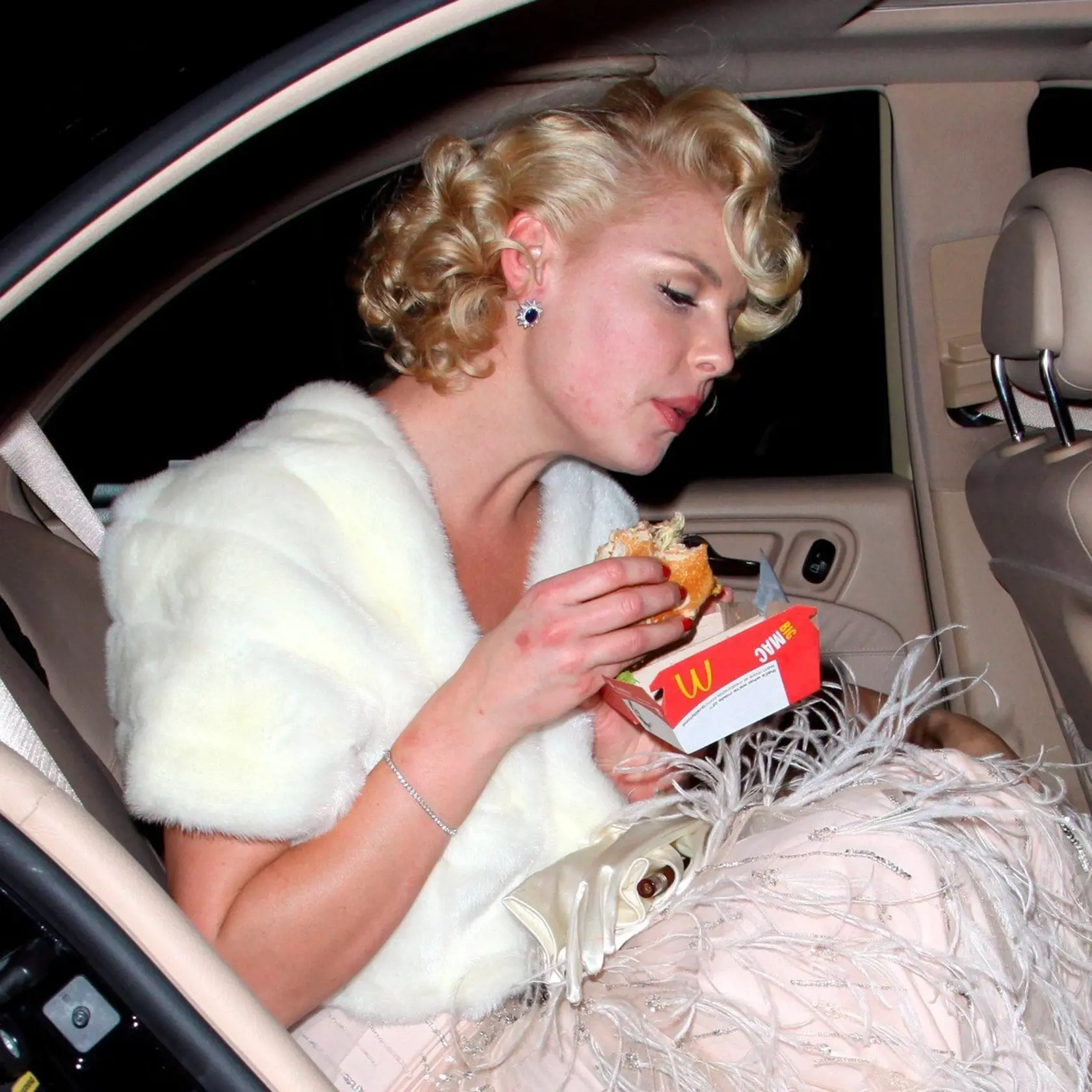 Katherine Heigl in Marilyn Monroe retro outfit stops at McDonald's in Hollywood to get a Big Mac saturday night at 2am  EXCLUSIVE nov15, 2008, Image: 28158874, License: Rights-managed, Restrictions: , Model Release: no, Credit line: Profimedia, X17