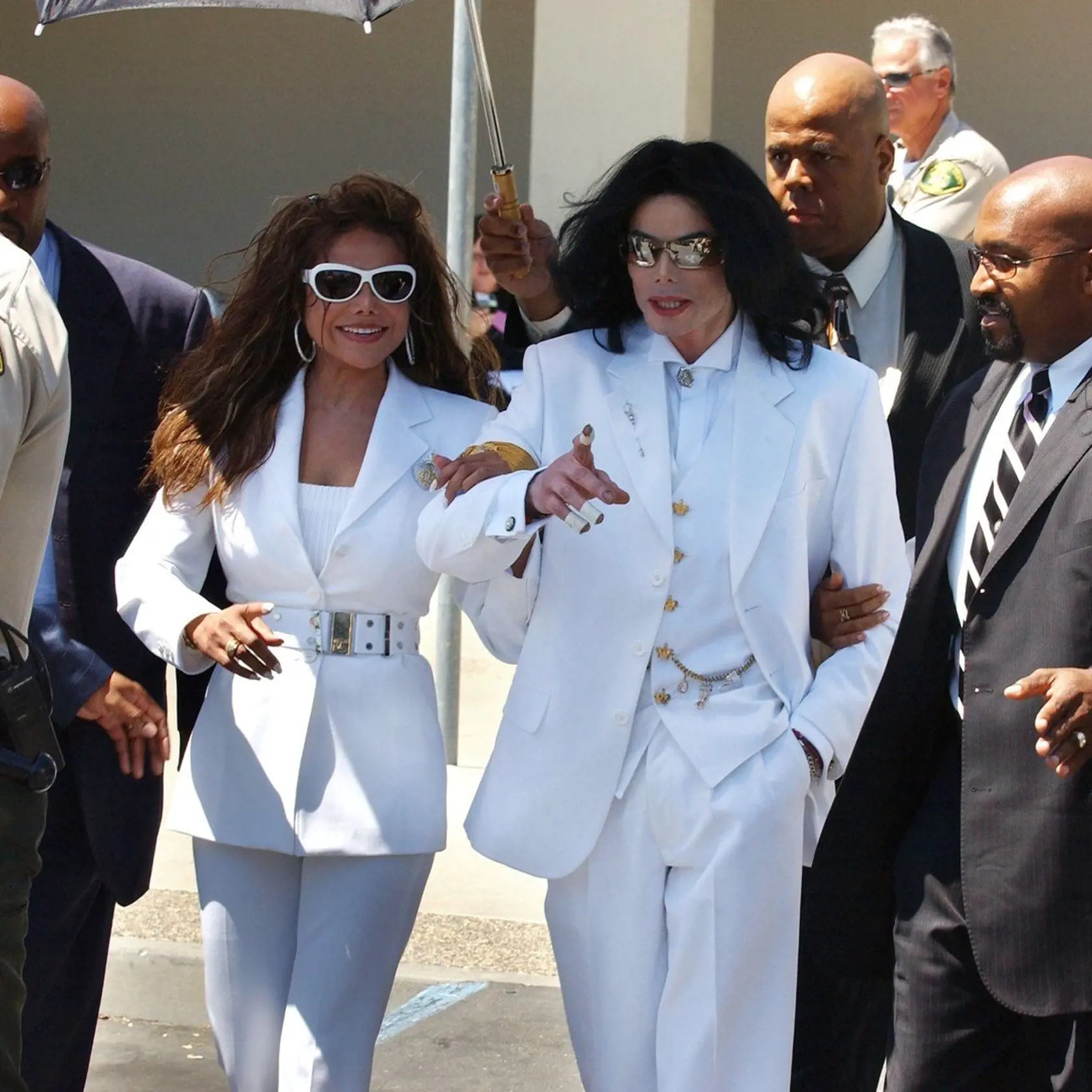 Michael Jackson dies June 25, 2009. Job: 90625A1.    Michael Jackson emerged from a double-decker tour bus as he arrived for a court hearing accompagnied by his family, Janet Jackson, LaToya Jackson, Jermaine Jackson Joe Jackson and Katherine Jackson. Santa Maria Courthouse, Santa Maria, CA. August 16, 2004., Image: 35708786, License: Rights-managed, Restrictions: 015, Model Release: no, Credit line: Profimedia, Bauer Griffin