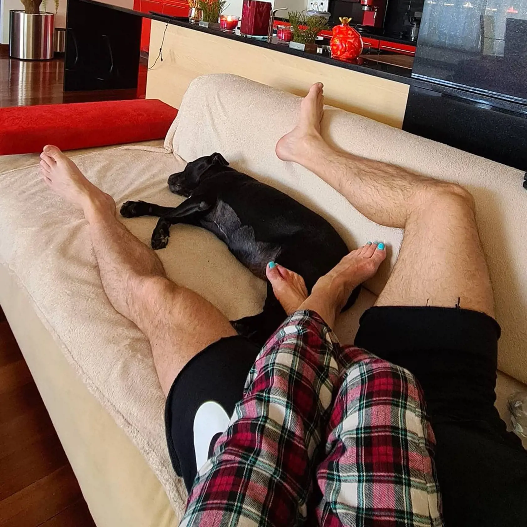 Zora Czoborová na Valentína leňošila s manželom aj s ich psom.