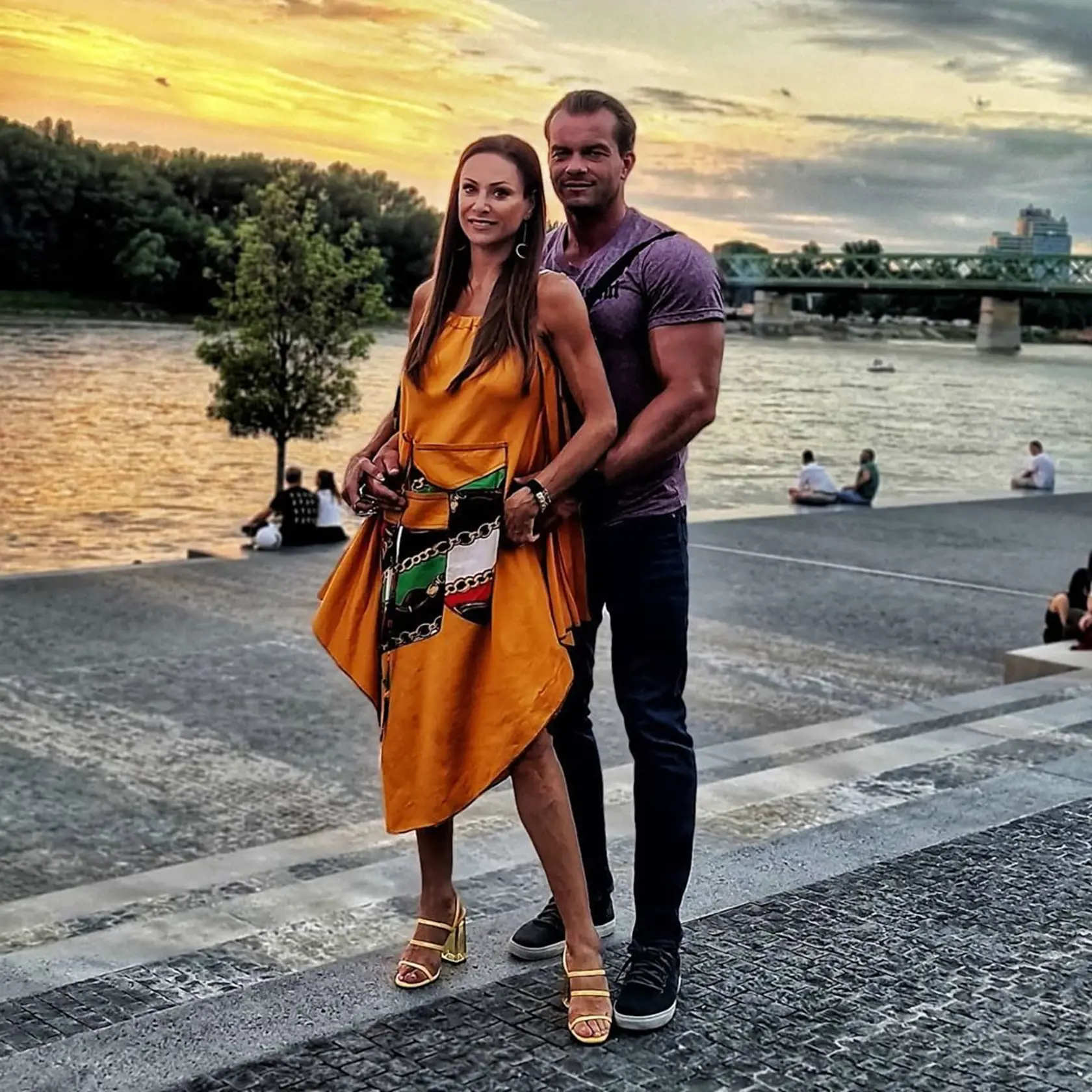 S manželom Petrom na romantickej prechádzke