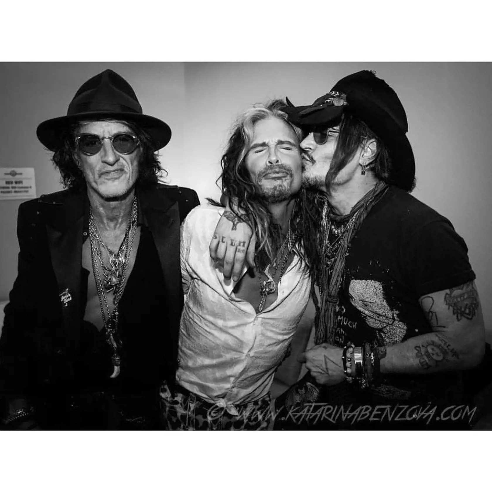 Dvornou fotografkou kapely Aerosmith je krásna Slovenka Katka Benzová.