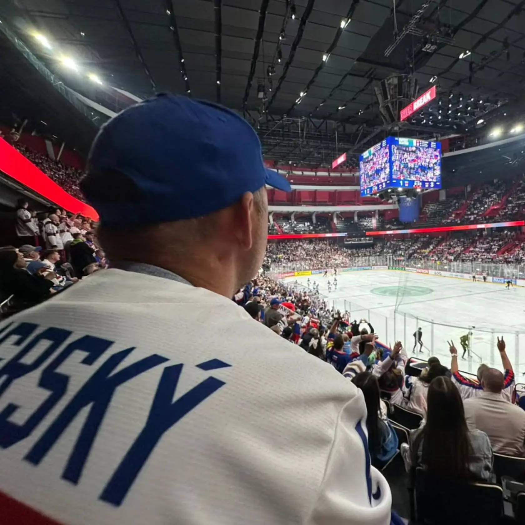 František Majerský v Štokholme zachráni život jednému z fanúšikov Švédska.