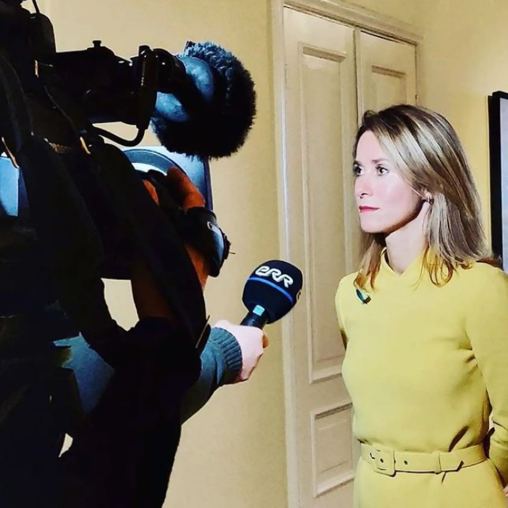 Dve najväčšie estónske strany v nedeľu oznámili, že dosiahli dohodu o vytvorení novej vlády. Viesť by ju mala prvá premiérka v dejinách tejto pobaltskej krajiny Kaja Kallasová.