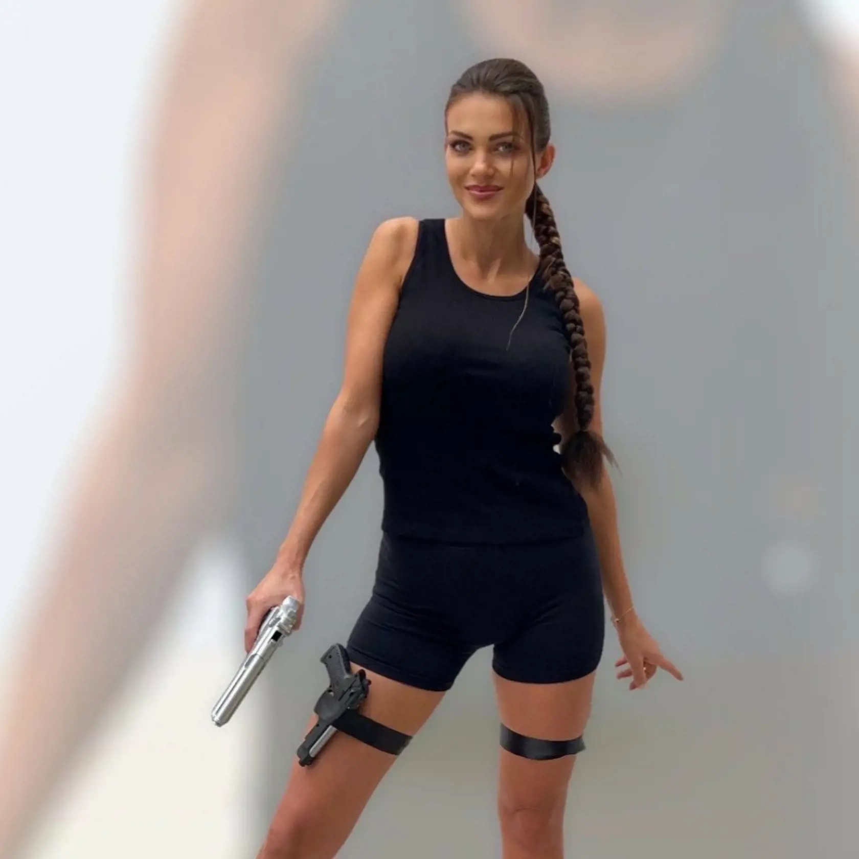 Martina Schindlerová vyzerá presne ako Angelina Jolie vo filme Tomb Raider.