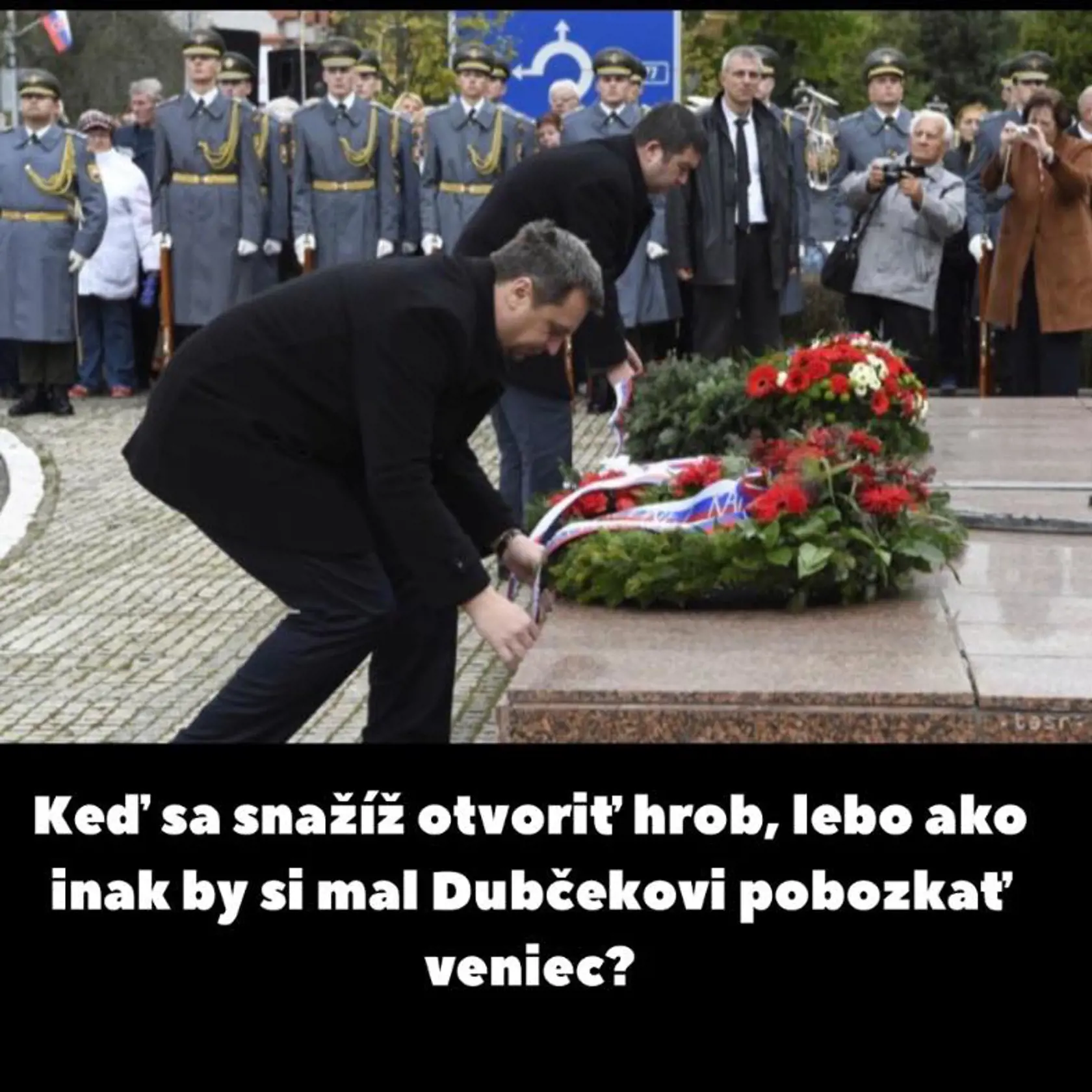 Andrej Danko pri prejavoch svojej orálnej fixácie k predmetom